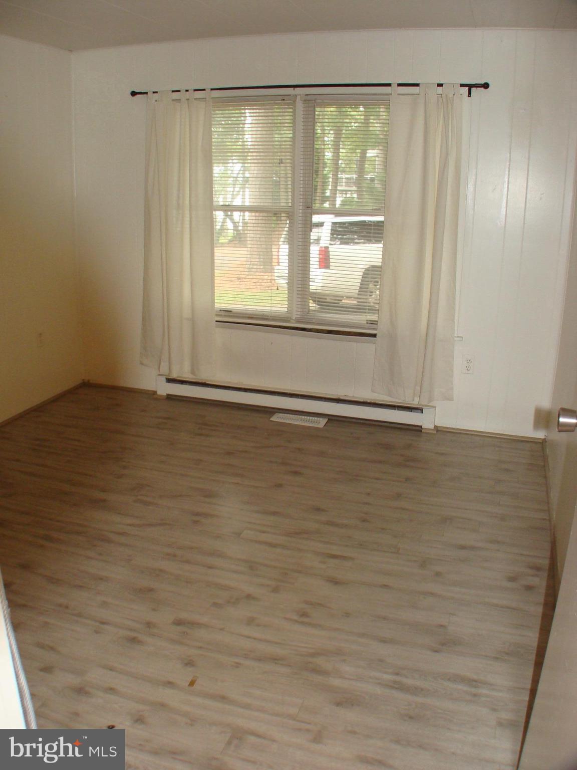 DRUM POINT - Residential Lease