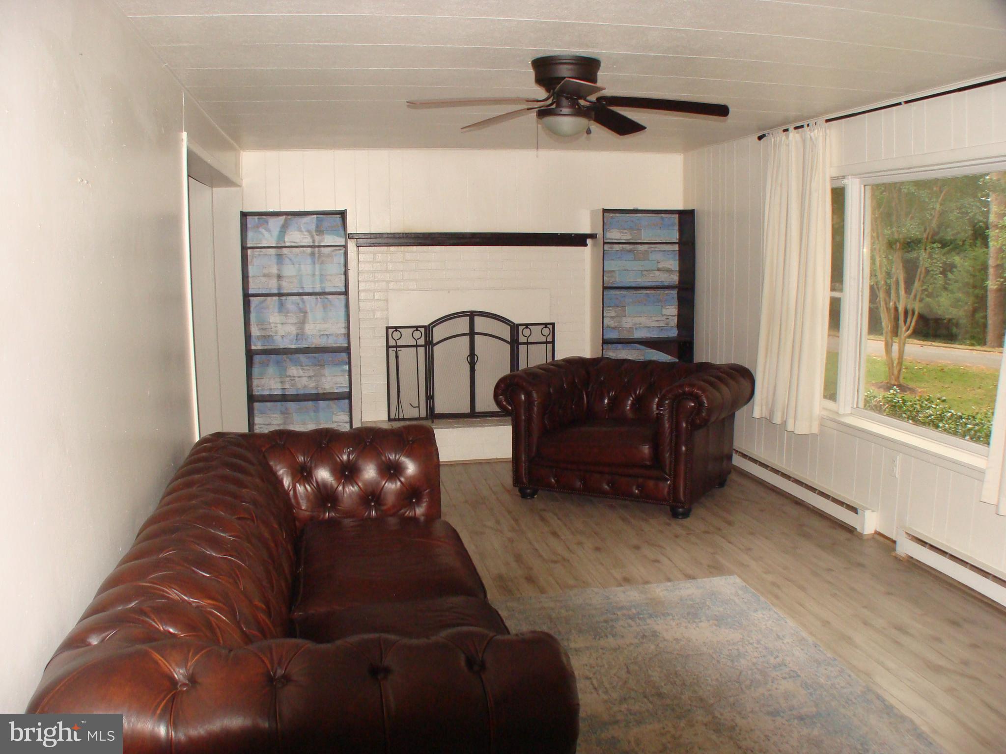 DRUM POINT - Residential Lease