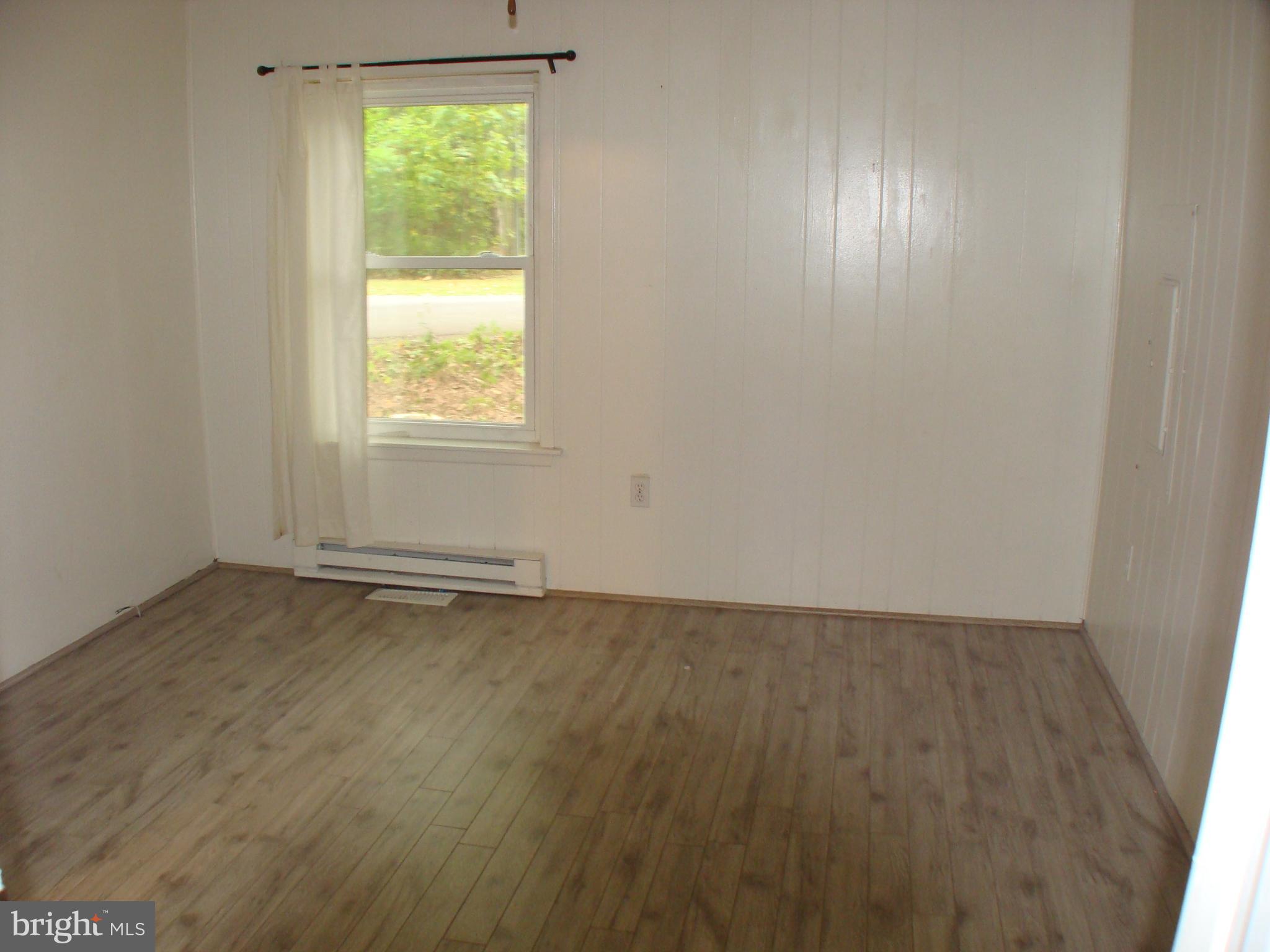 DRUM POINT - Residential Lease