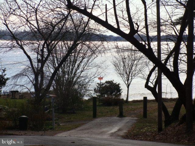 DRUM POINT - Residential Lease