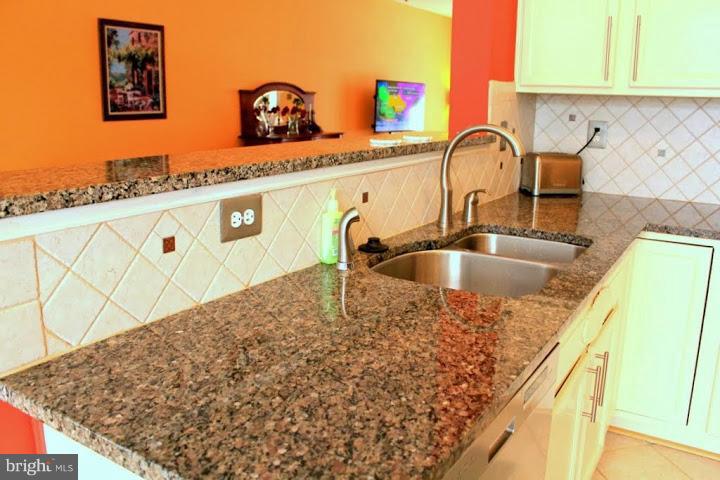 HILLSIDE TERRACE - Residential