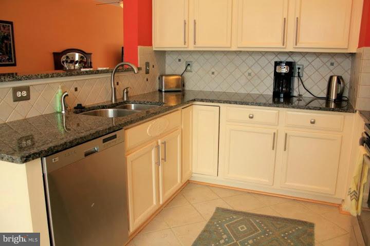 HILLSIDE TERRACE - Residential