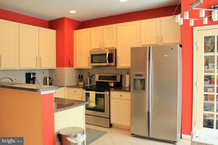 HILLSIDE TERRACE - Residential