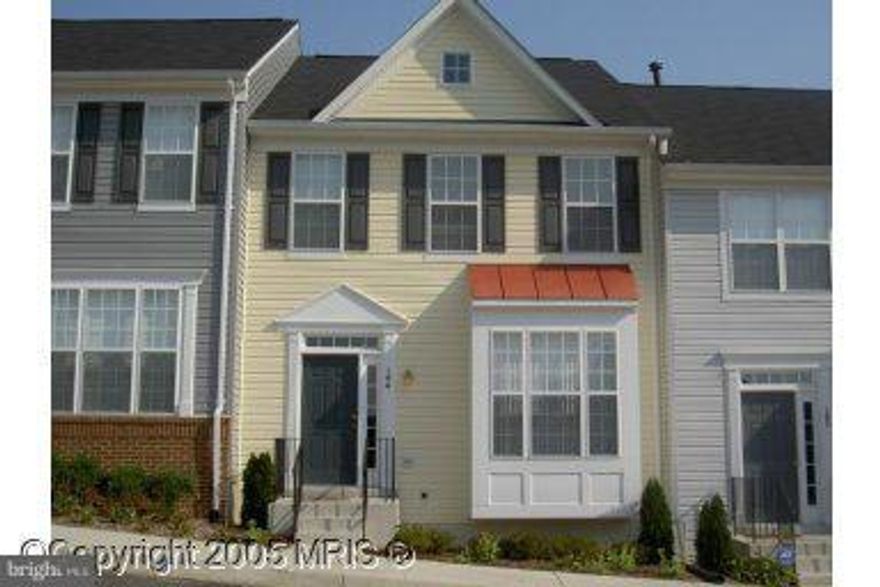 STUNNING TOWNHOUSE, OPEN LIV/DIN RM, KIT W/ ADJOINING SITTING RM. BAMBOO FLOORING MAIN LEVEL, GOURMET KIT W/ GRANITE  UPGR SS LG APPLIANCES, CONV OVEN,  CUSTOM  PAINTED CABINETS, BACKSPLASH, TILE FLOOR,  MASTER W/  FULL  BATH, WALK-IN CLOSET, LOWER LVL HAS  REC RM WALKS OUT TO PATIO, AND 4/5  BEDRMS  (ntc), ALL BATHS UPGR,  DECK, NEW HVAC, FRESH PAINT, PLAYGROUND, MINS TO QUANTICO ,BELVOIR,  I-95