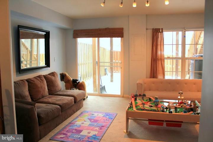 HILLSIDE TERRACE - Residential