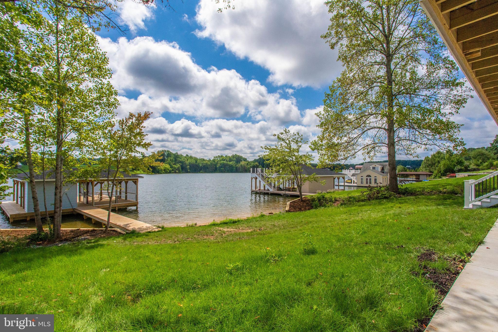 SUMMERVIEW POINT - Residential