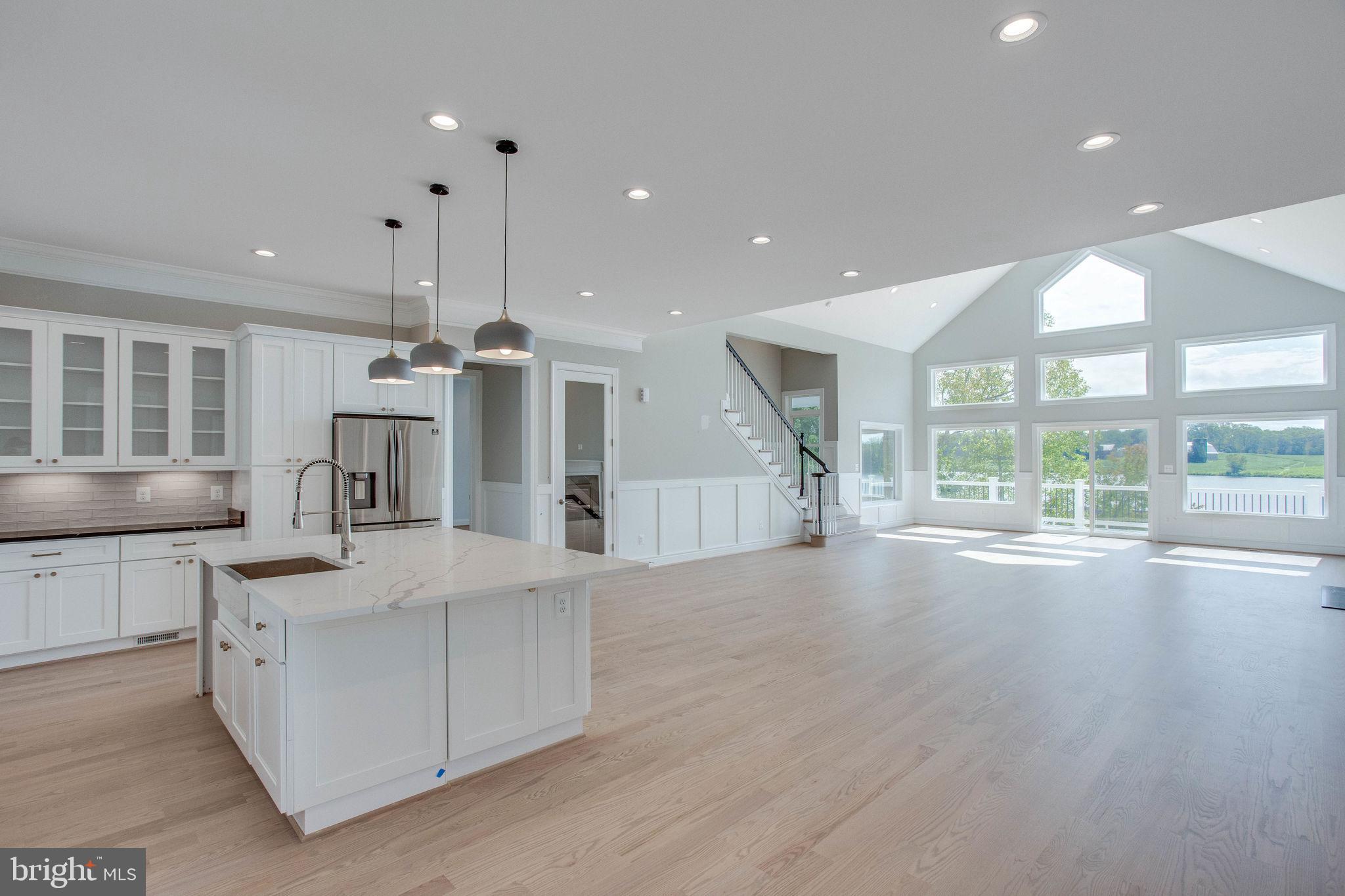 SUMMERVIEW POINT - Residential