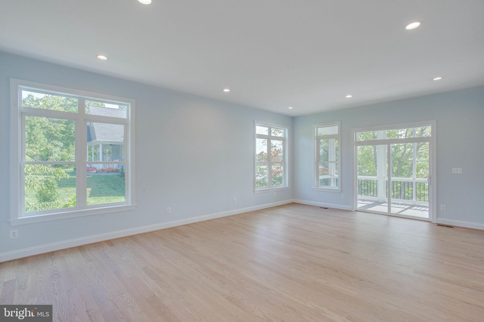 SUMMERVIEW POINT - Residential