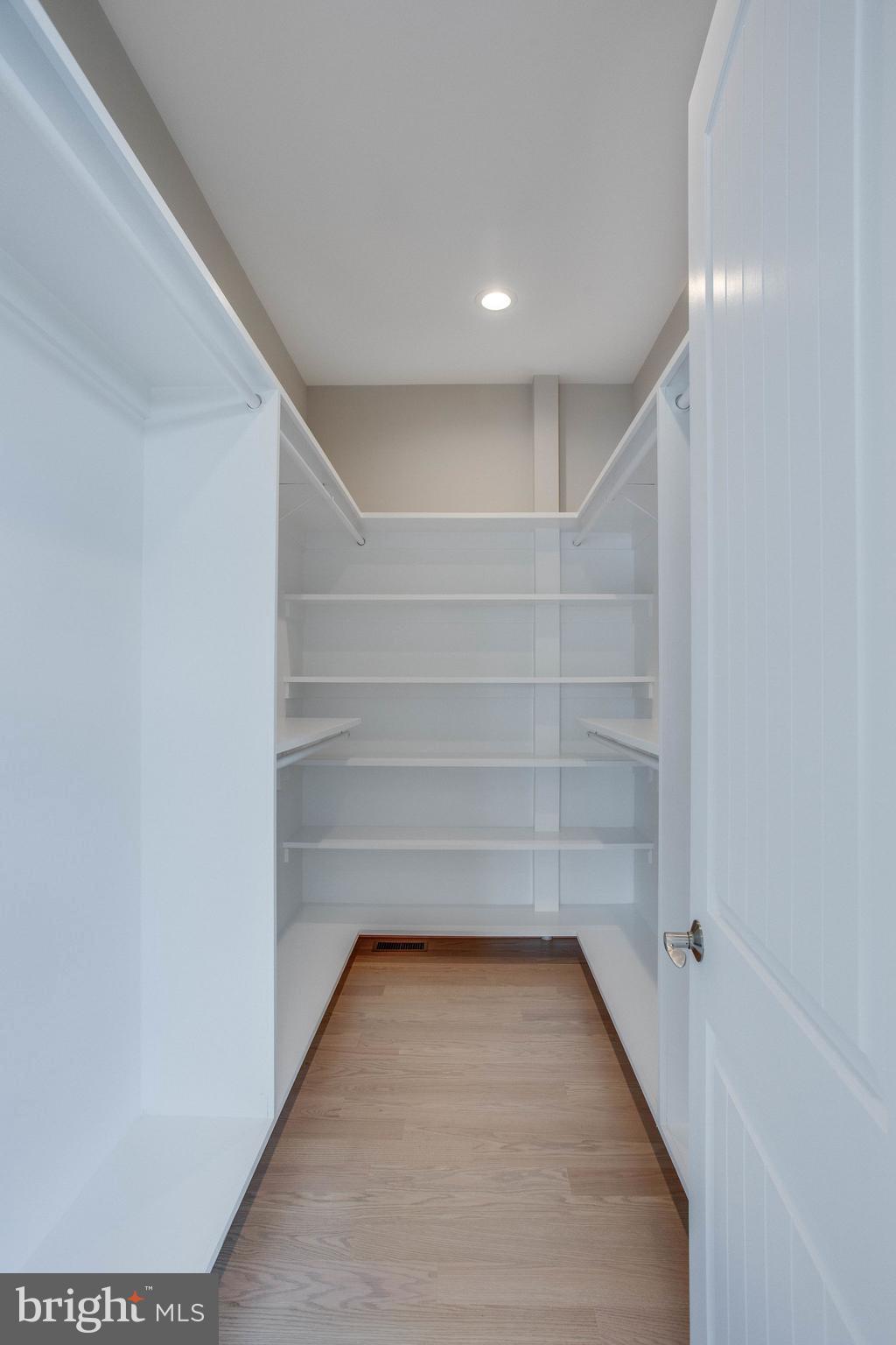 SUMMERVIEW POINT - Residential