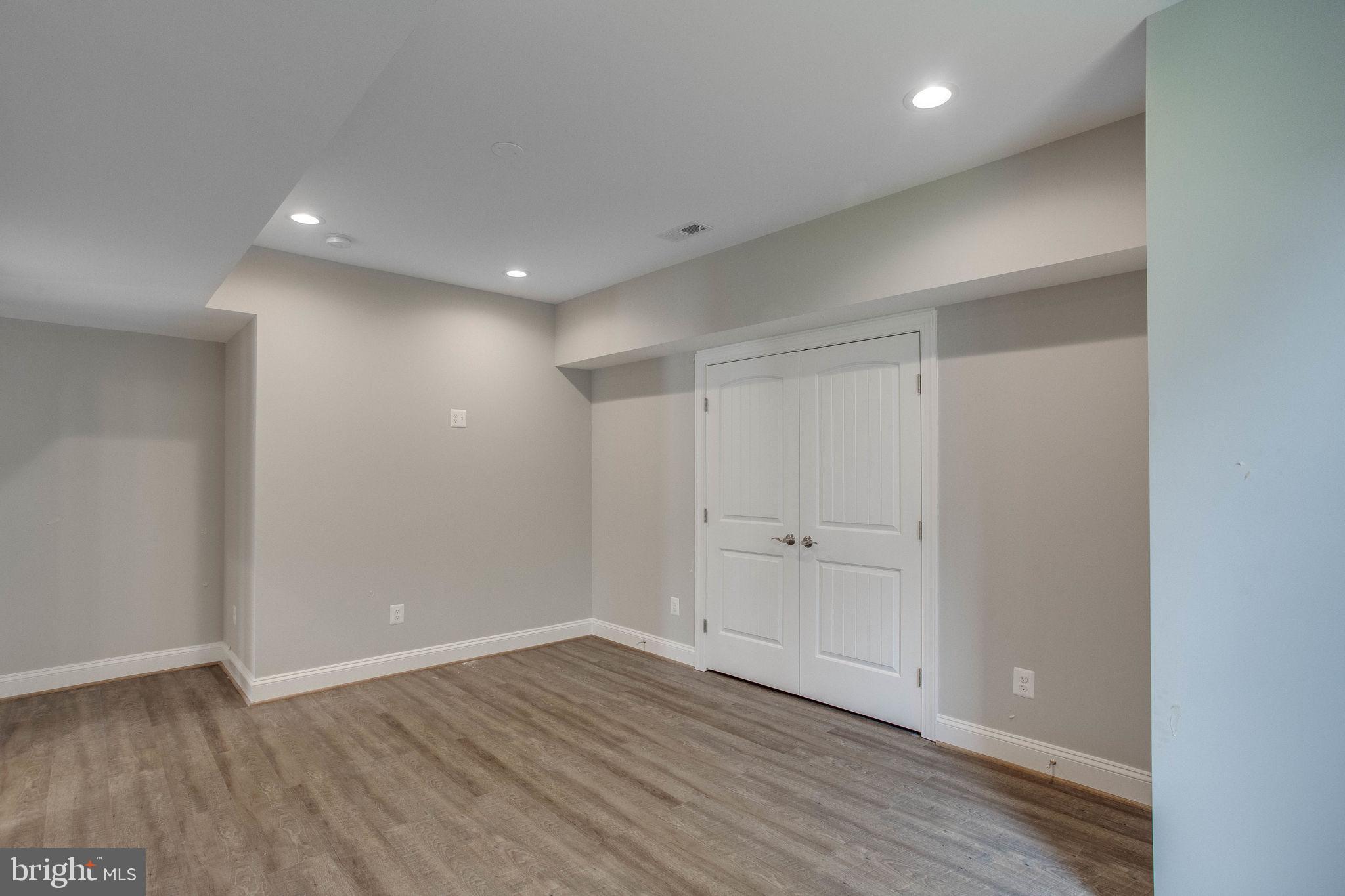 SUMMERVIEW POINT - Residential