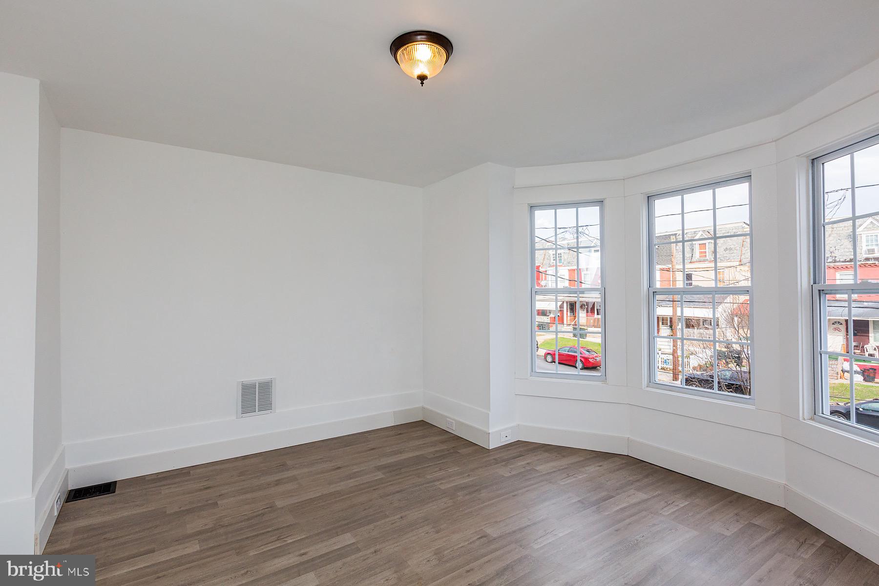 LANCASTER - Residential