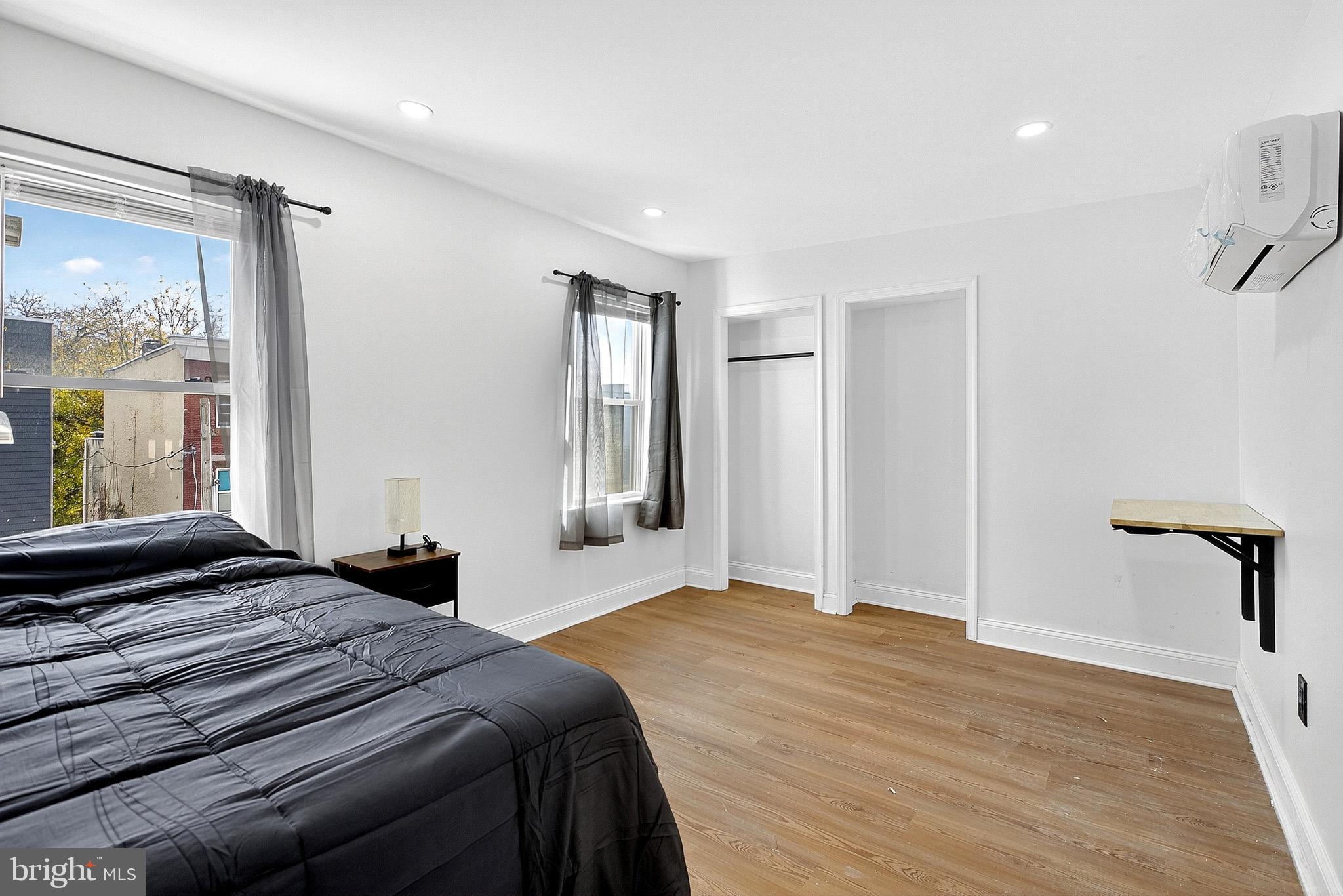 STRAWBERRY MANSION - Residential