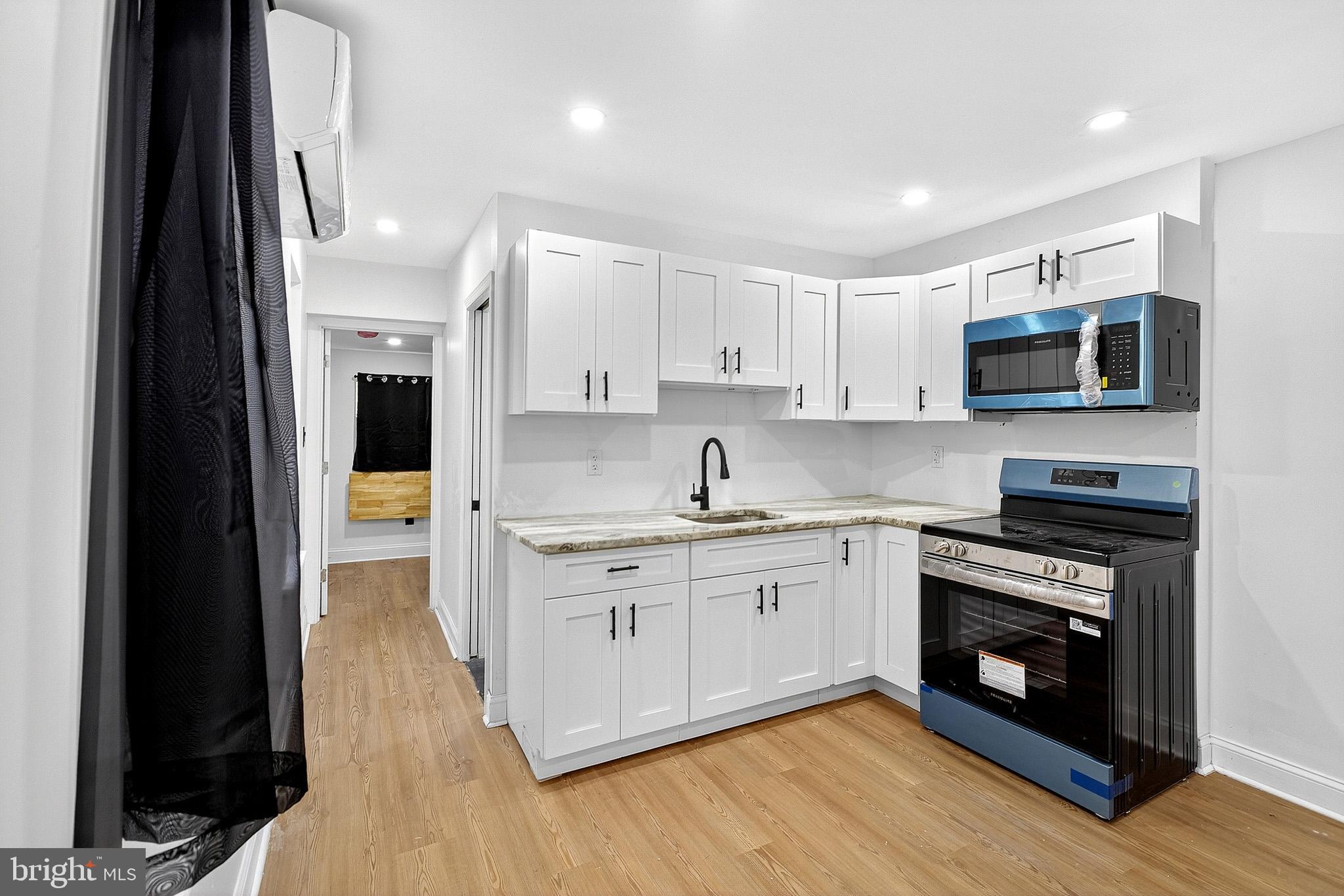 STRAWBERRY MANSION - Residential