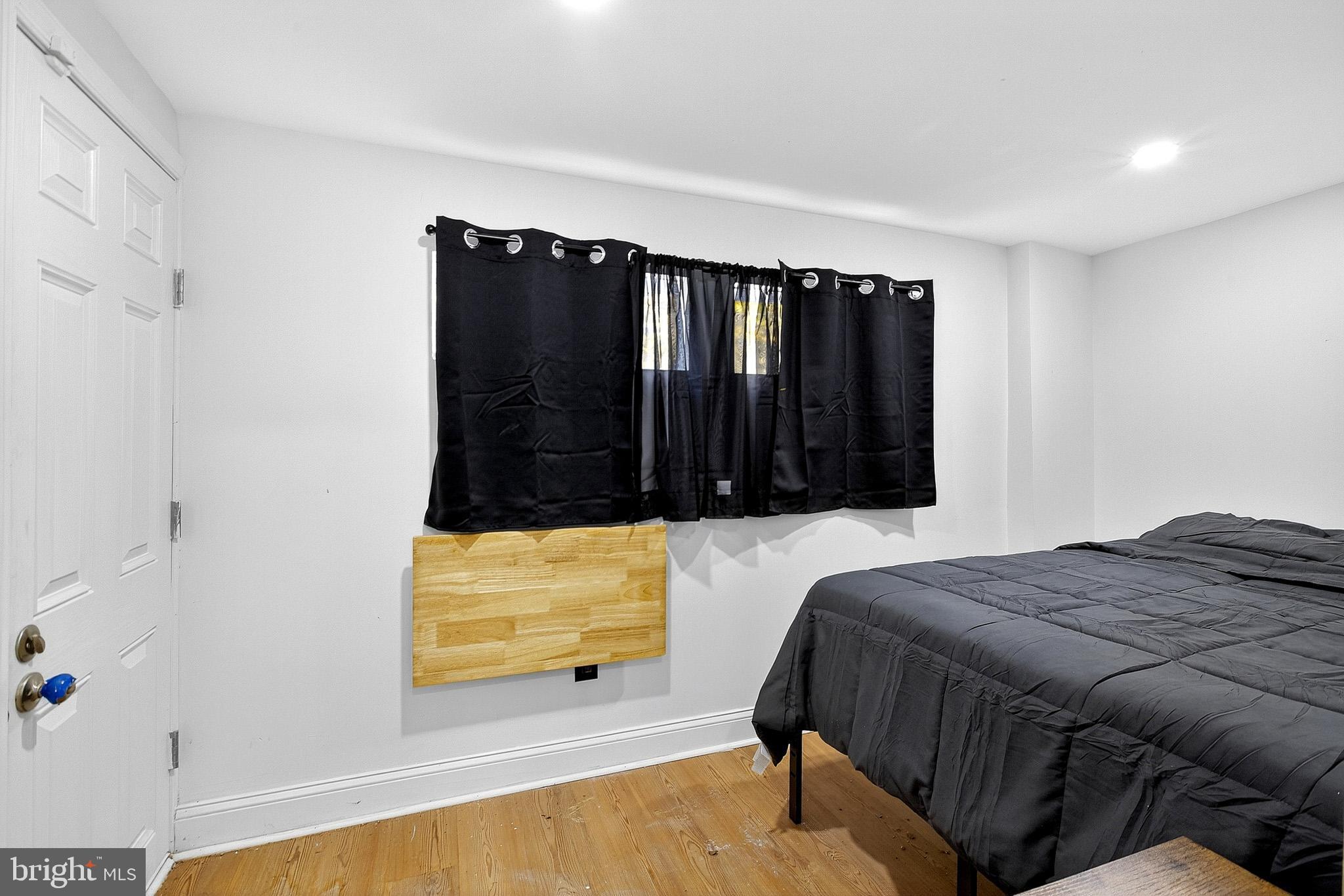 STRAWBERRY MANSION - Residential