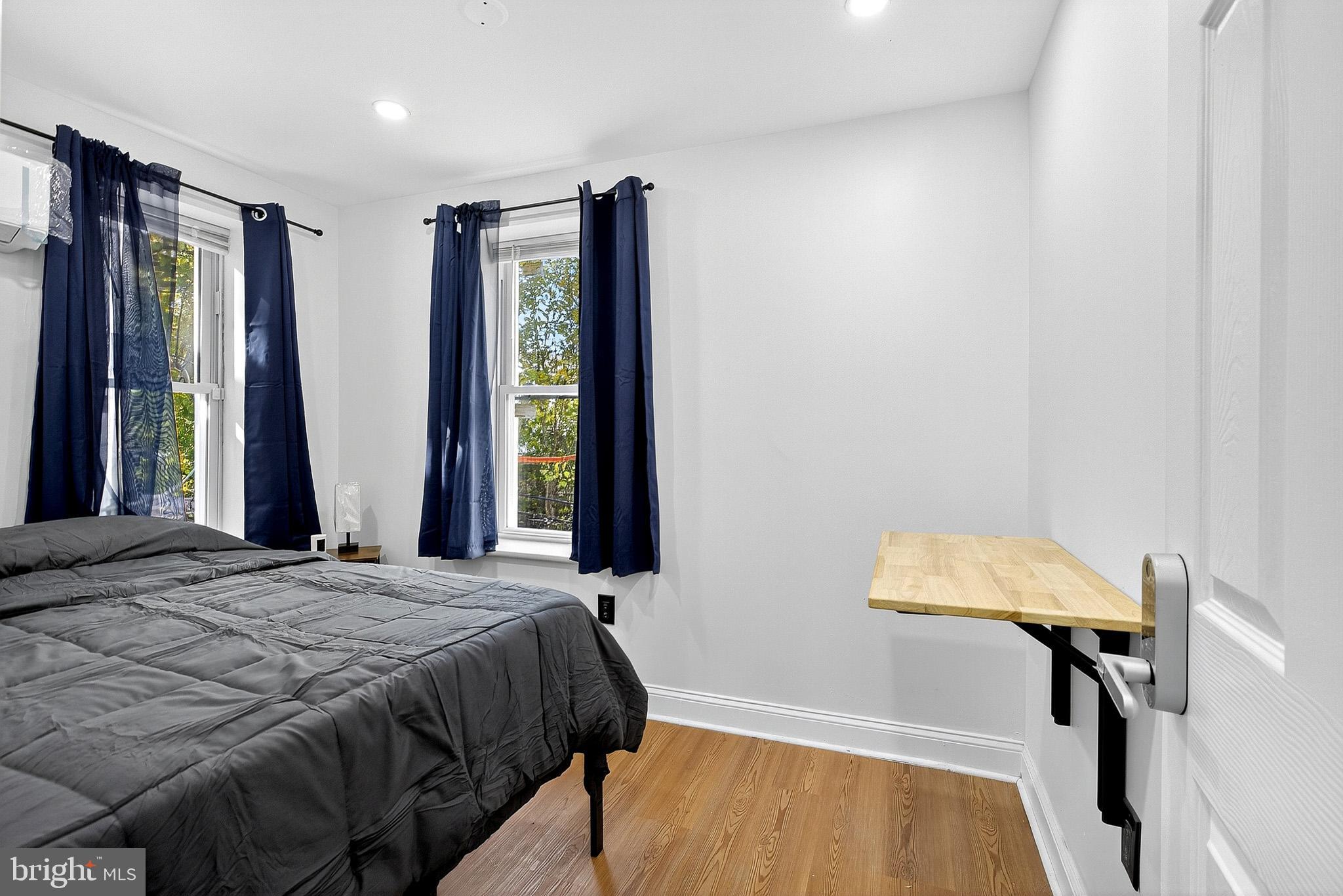 STRAWBERRY MANSION - Residential