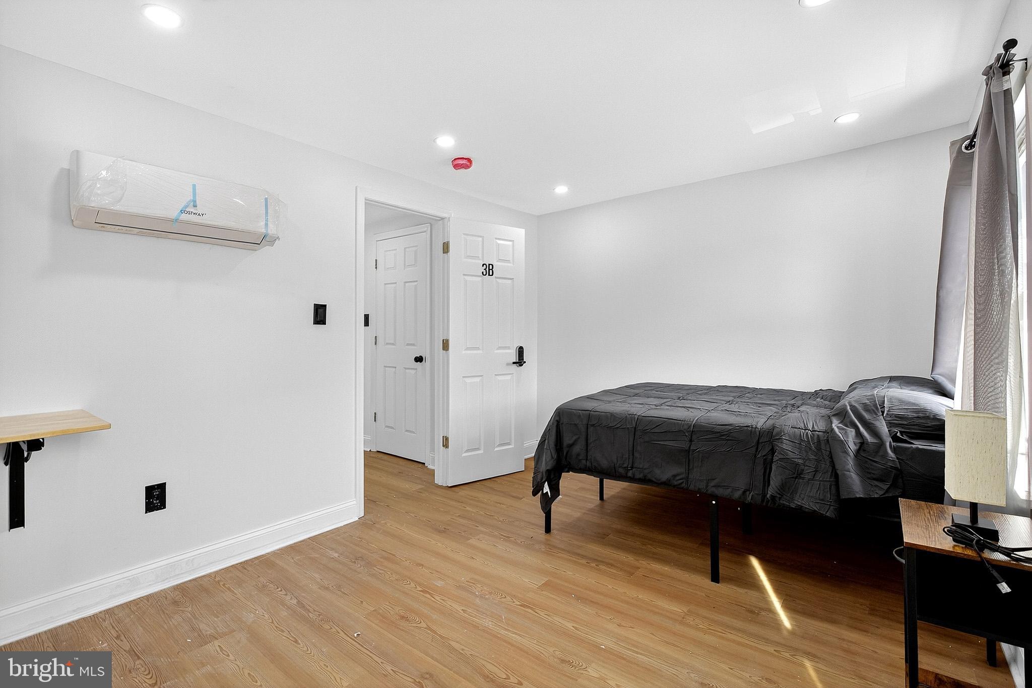 STRAWBERRY MANSION - Residential