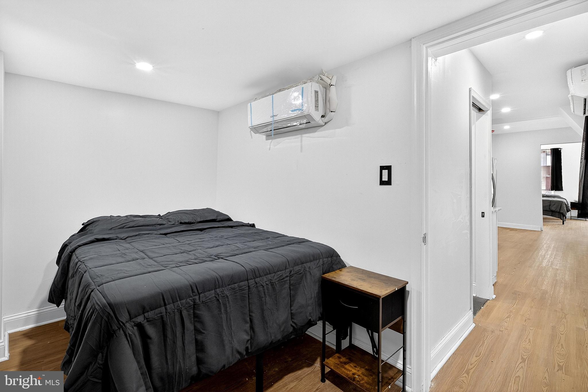 STRAWBERRY MANSION - Residential