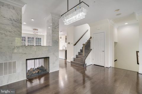2082 HUTCHISON GROVE COURT FALLS CHURCH VA 22043