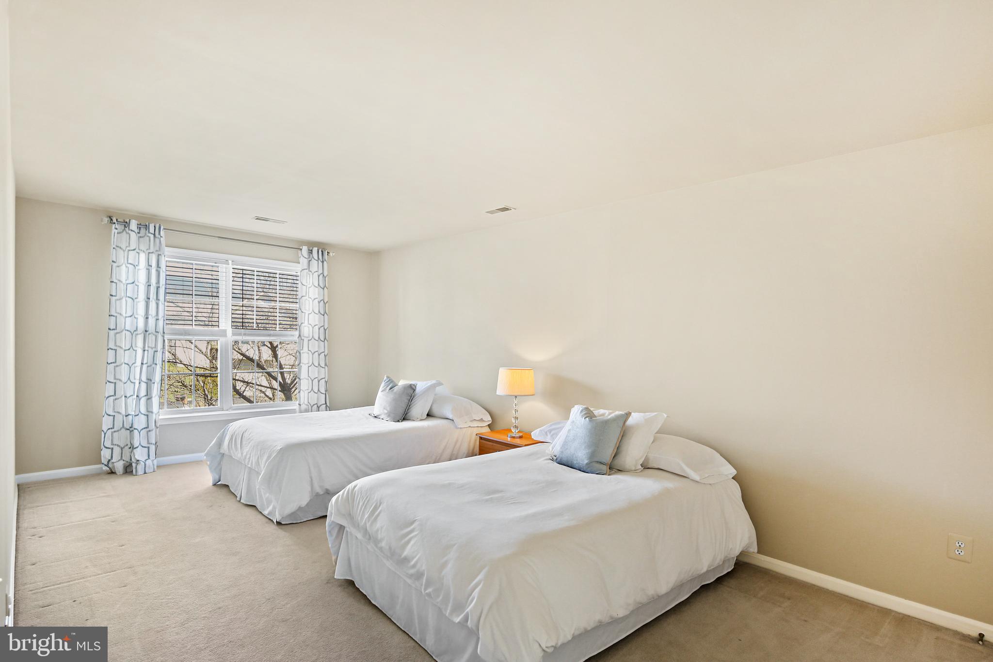 AUTUMN VIEW - Residential