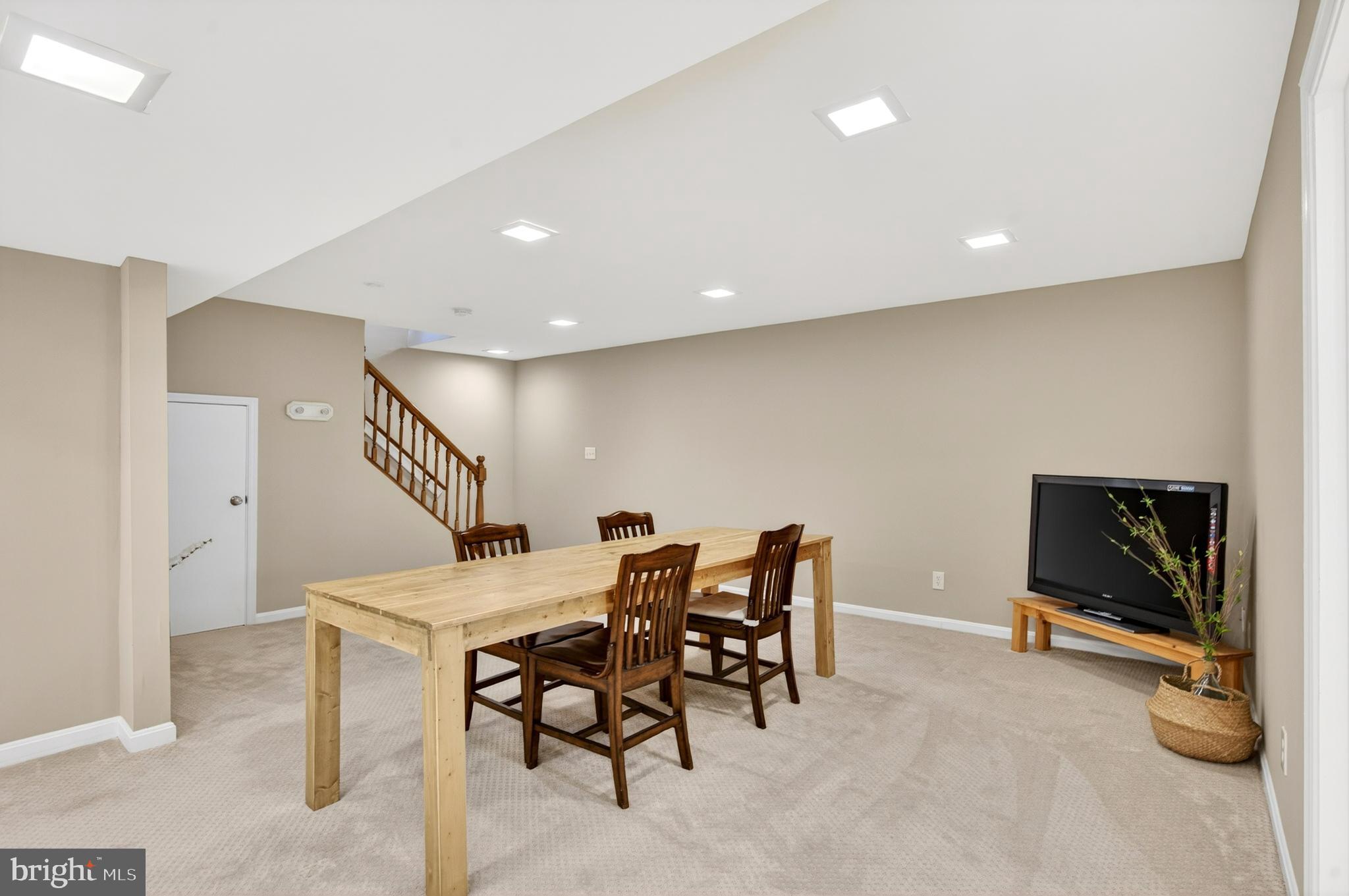 SOUTH RUN OAKS - Residential