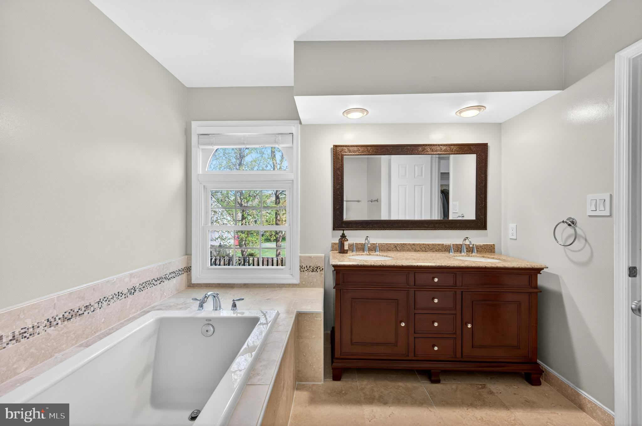 SOUTH RUN OAKS - Residential