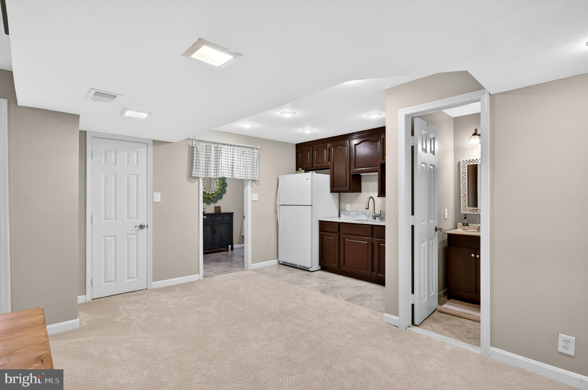 SOUTH RUN OAKS - Residential