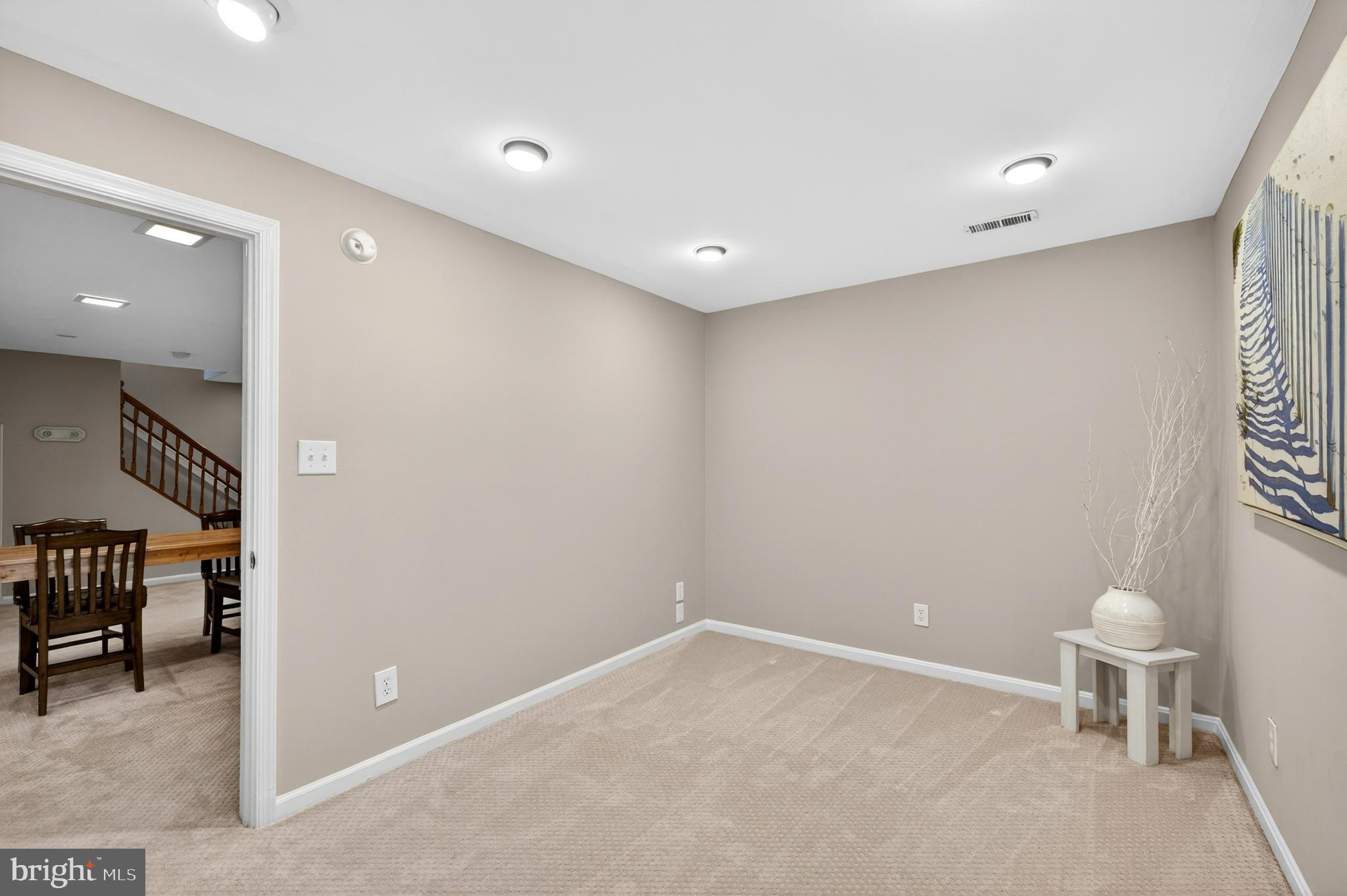 SOUTH RUN OAKS - Residential