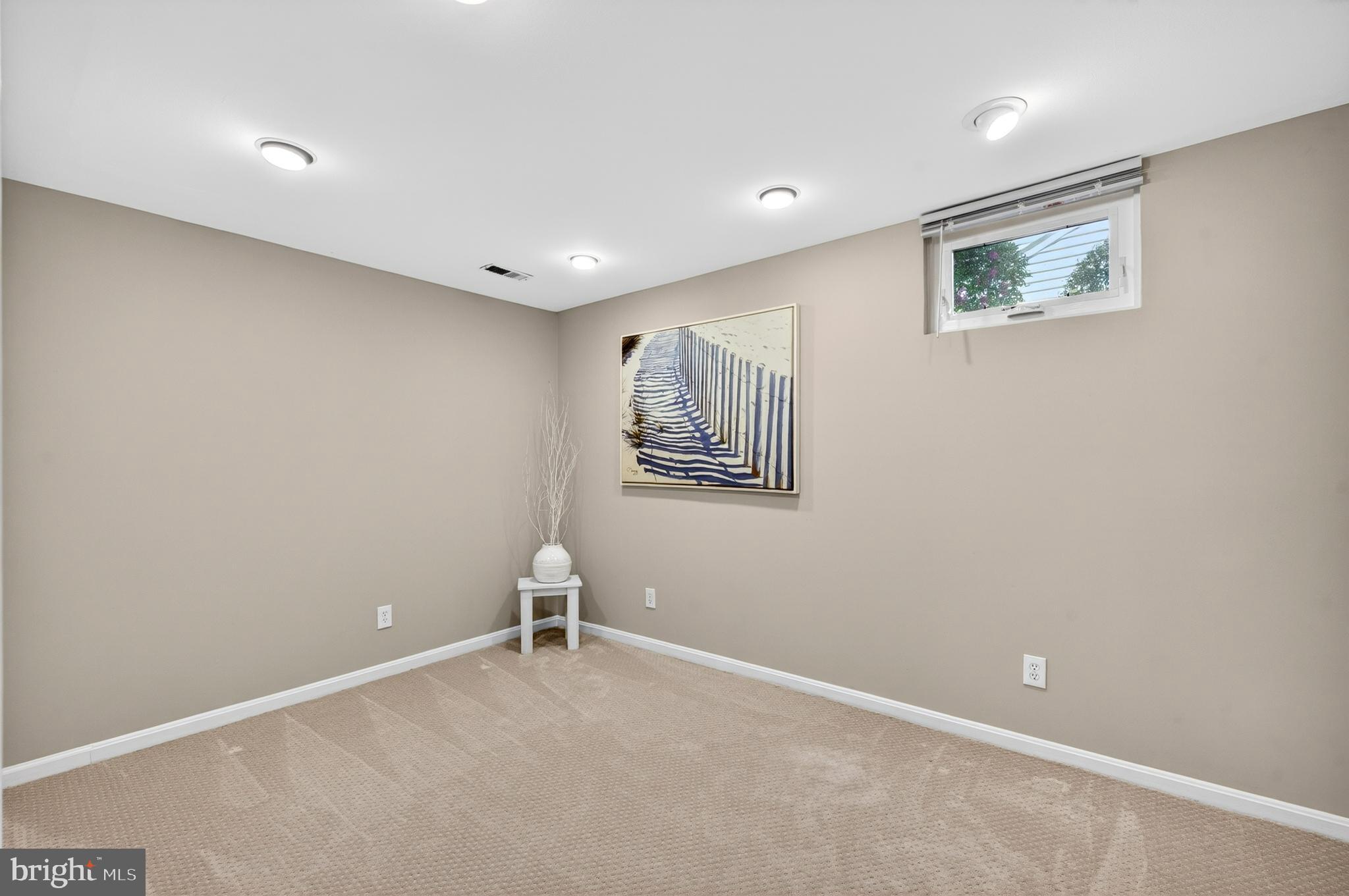 SOUTH RUN OAKS - Residential