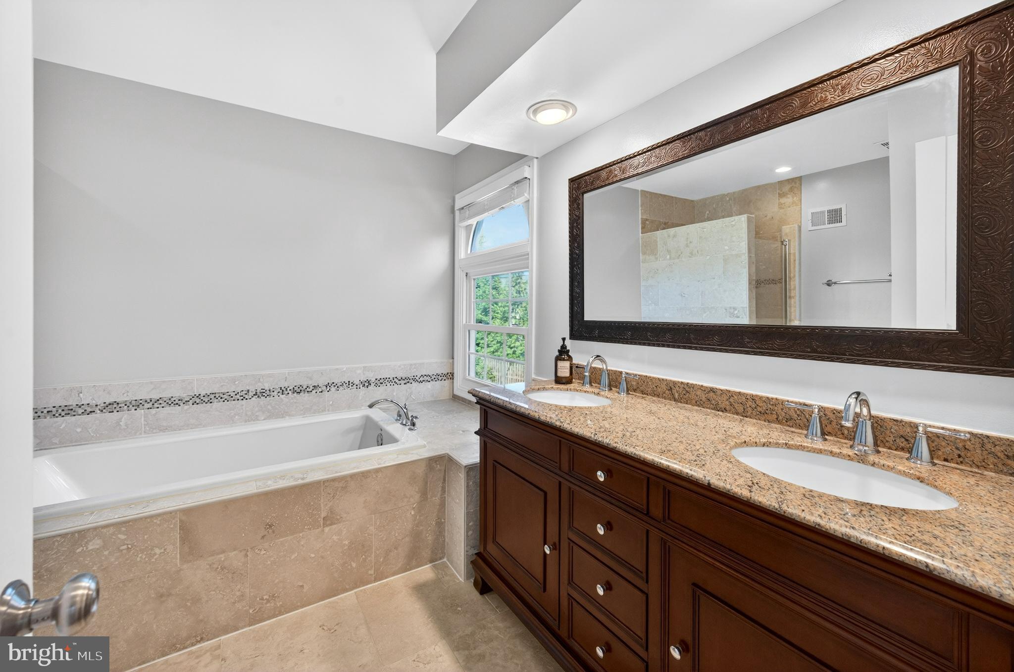 SOUTH RUN OAKS - Residential