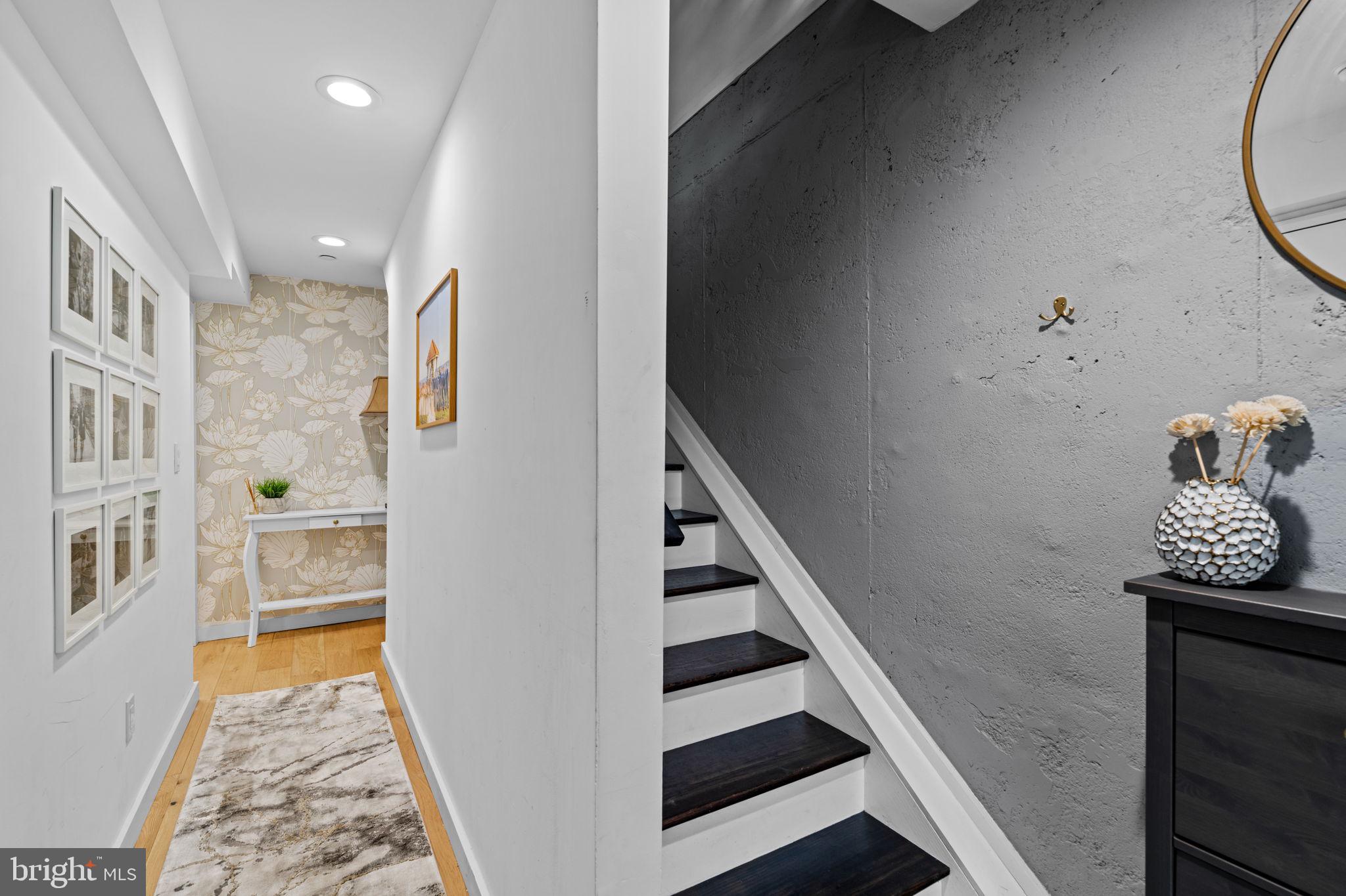 848 N LEITHGOW STREET