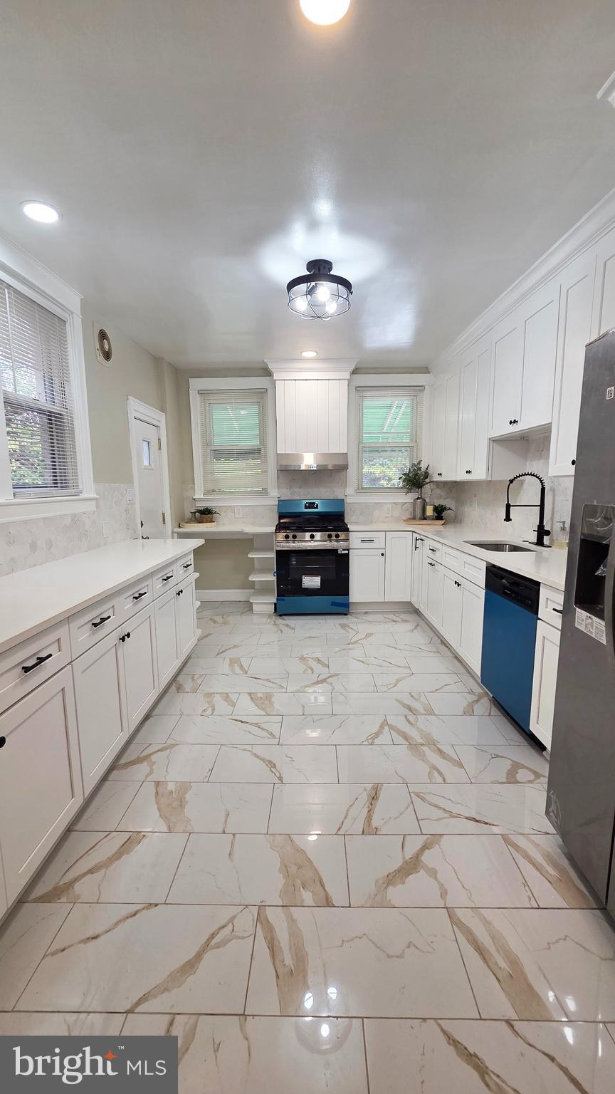 WEST OAK LANE - Residential