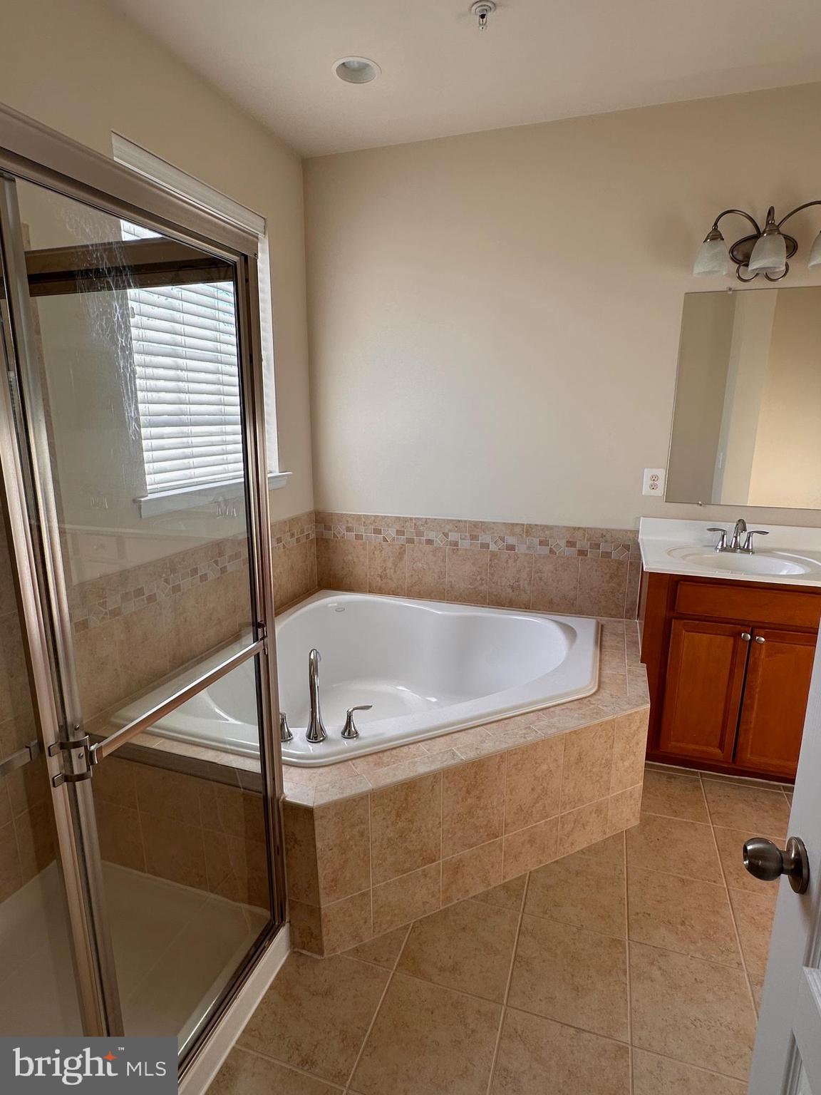 GATEWAY COMMONS - Residential Lease