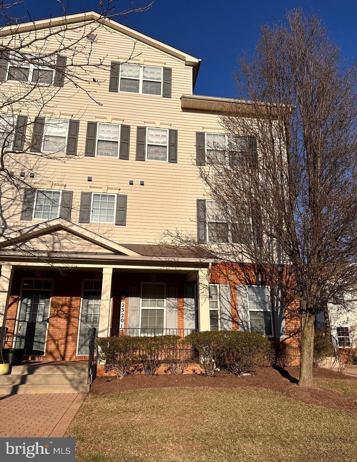 GATEWAY COMMONS - Residential Lease