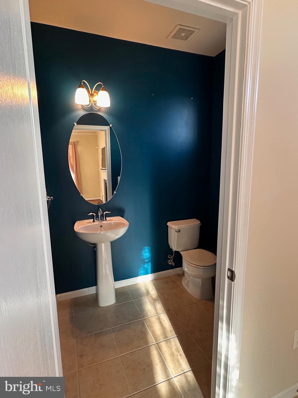 GATEWAY COMMONS - Residential Lease