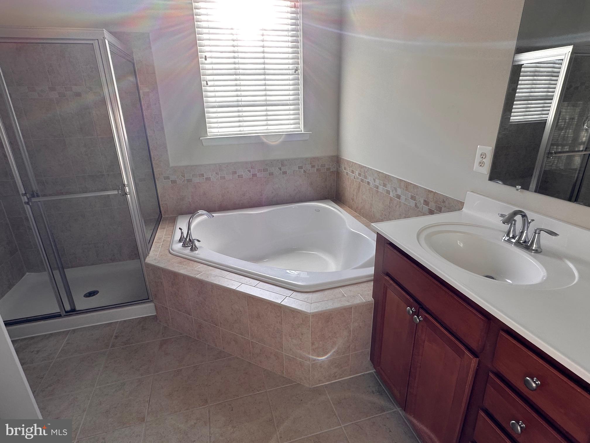 GATEWAY COMMONS - Residential Lease