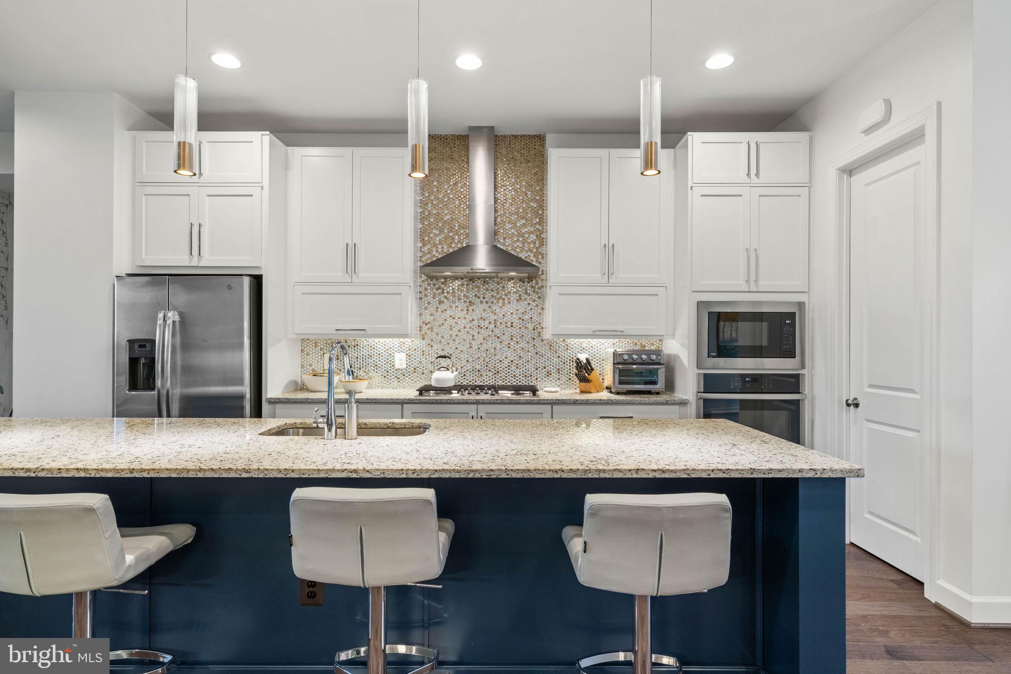 ONE LOUDOUN - Residential