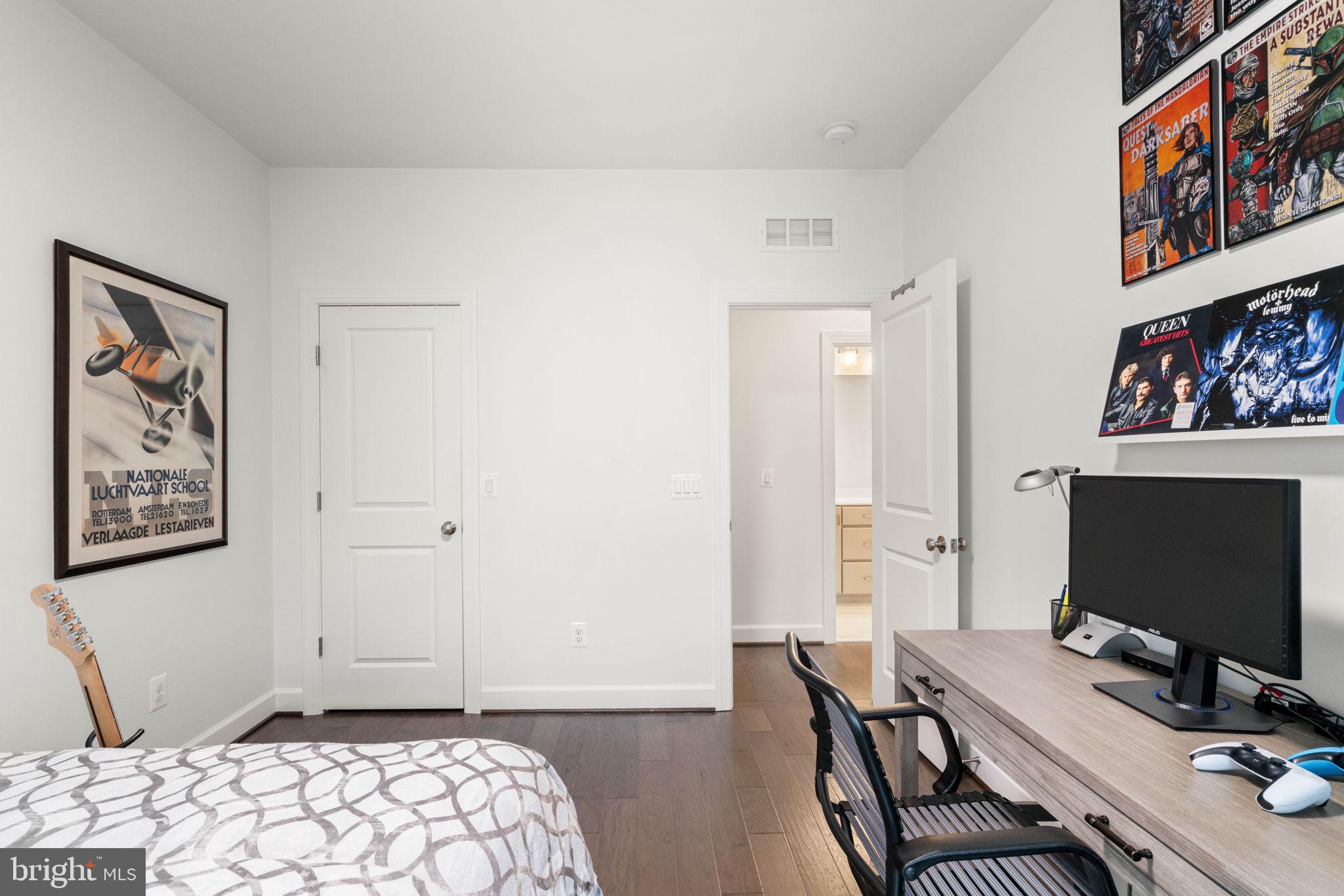 ONE LOUDOUN - Residential