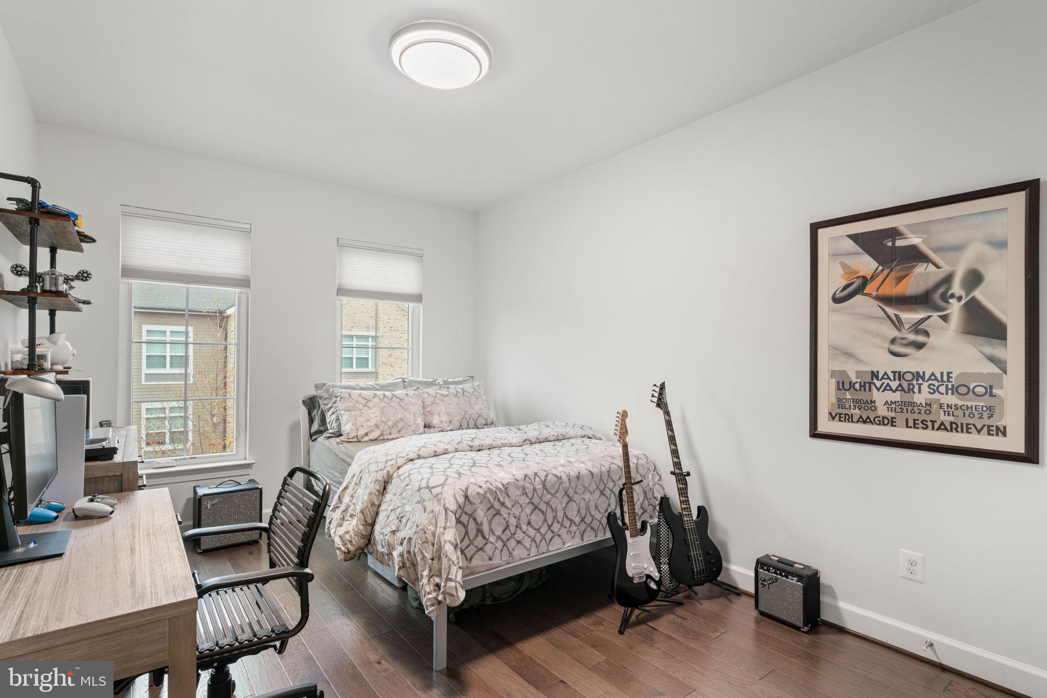 ONE LOUDOUN - Residential