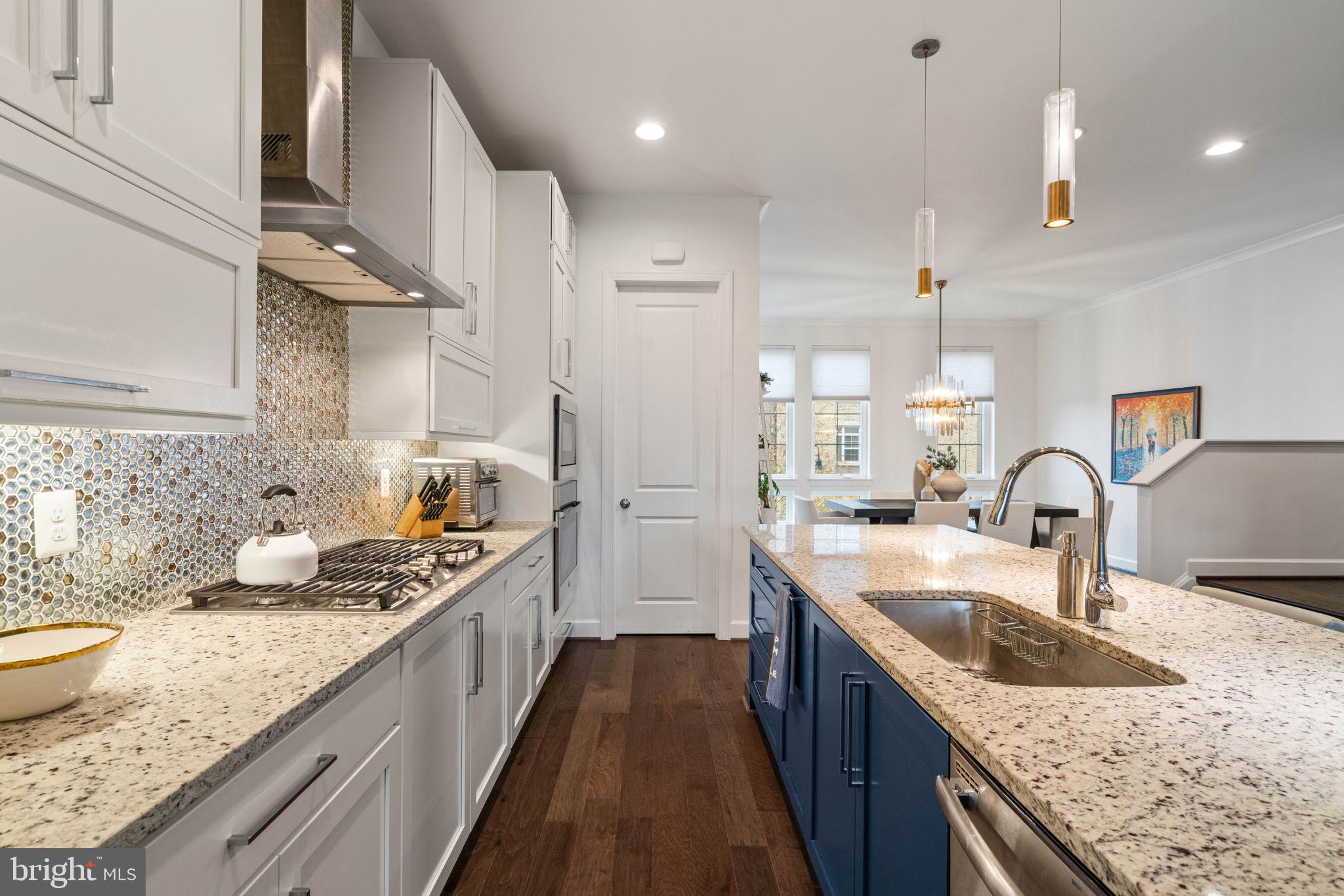 ONE LOUDOUN - Residential