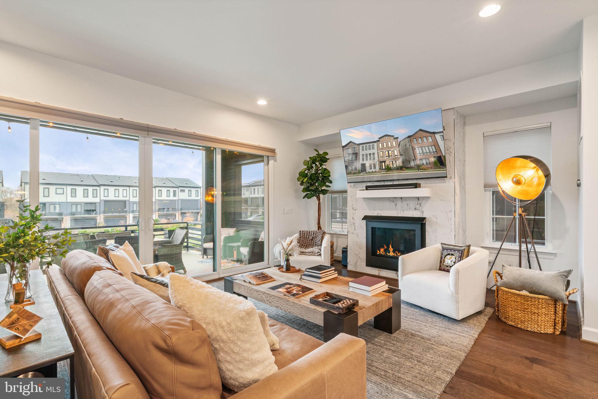 ONE LOUDOUN - Residential