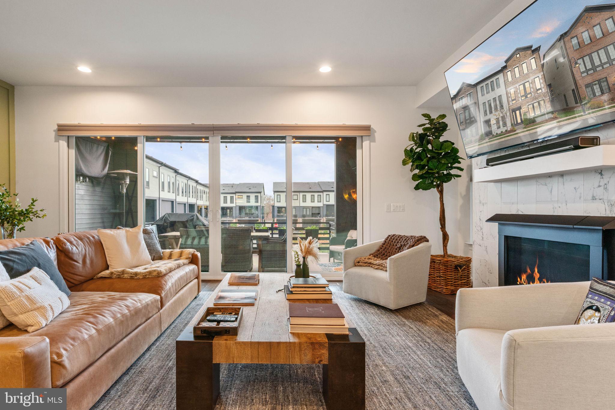 ONE LOUDOUN - Residential