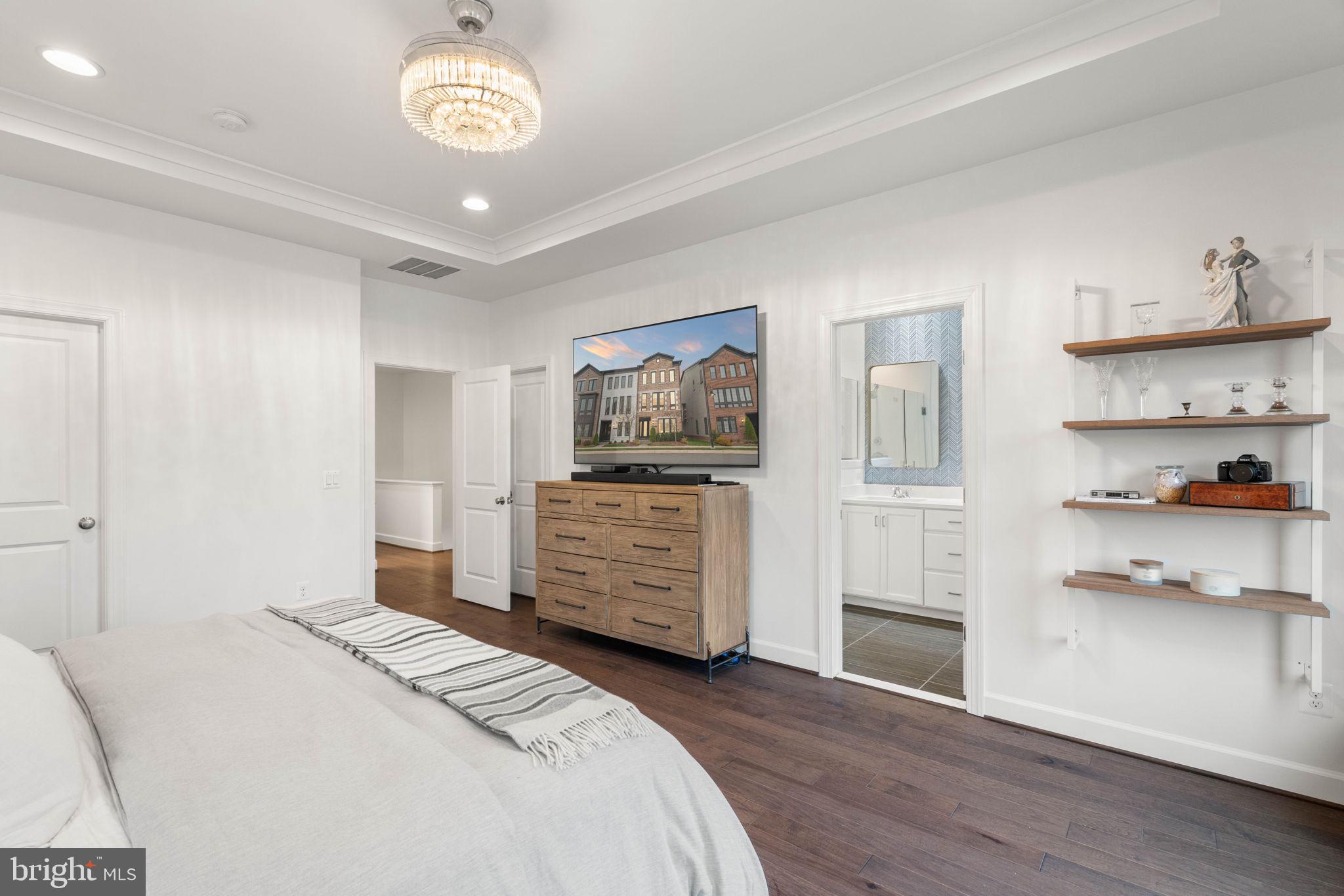 ONE LOUDOUN - Residential