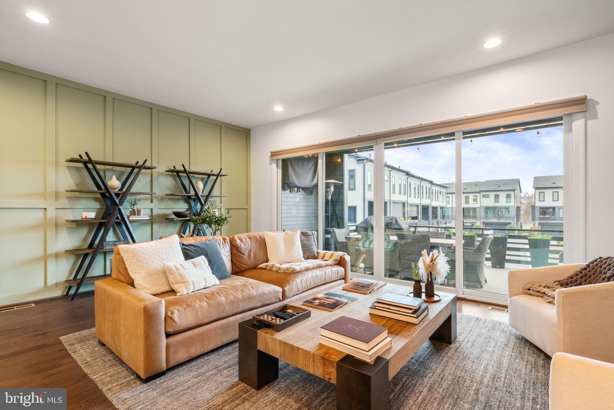 ONE LOUDOUN - Residential