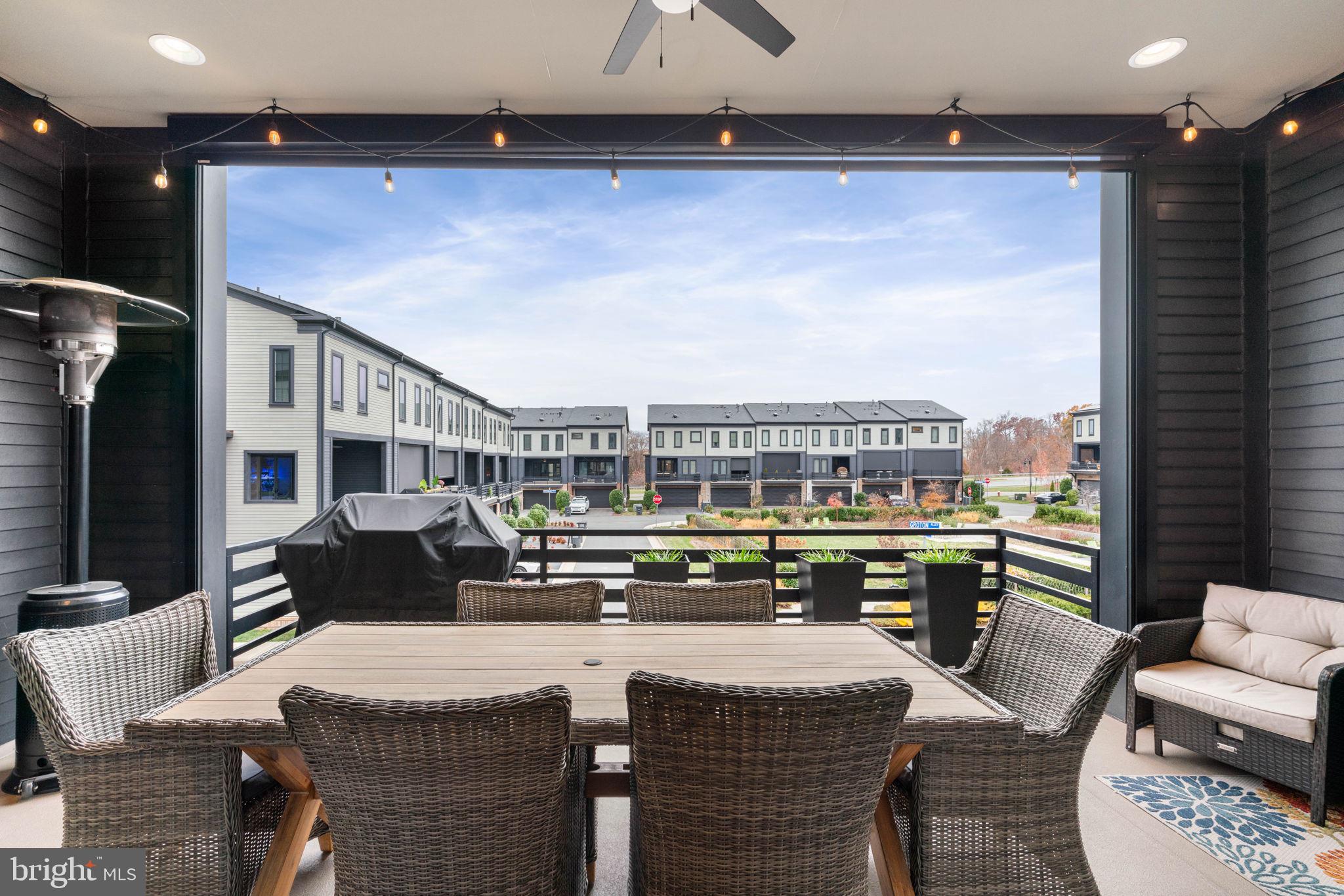 ONE LOUDOUN - Residential