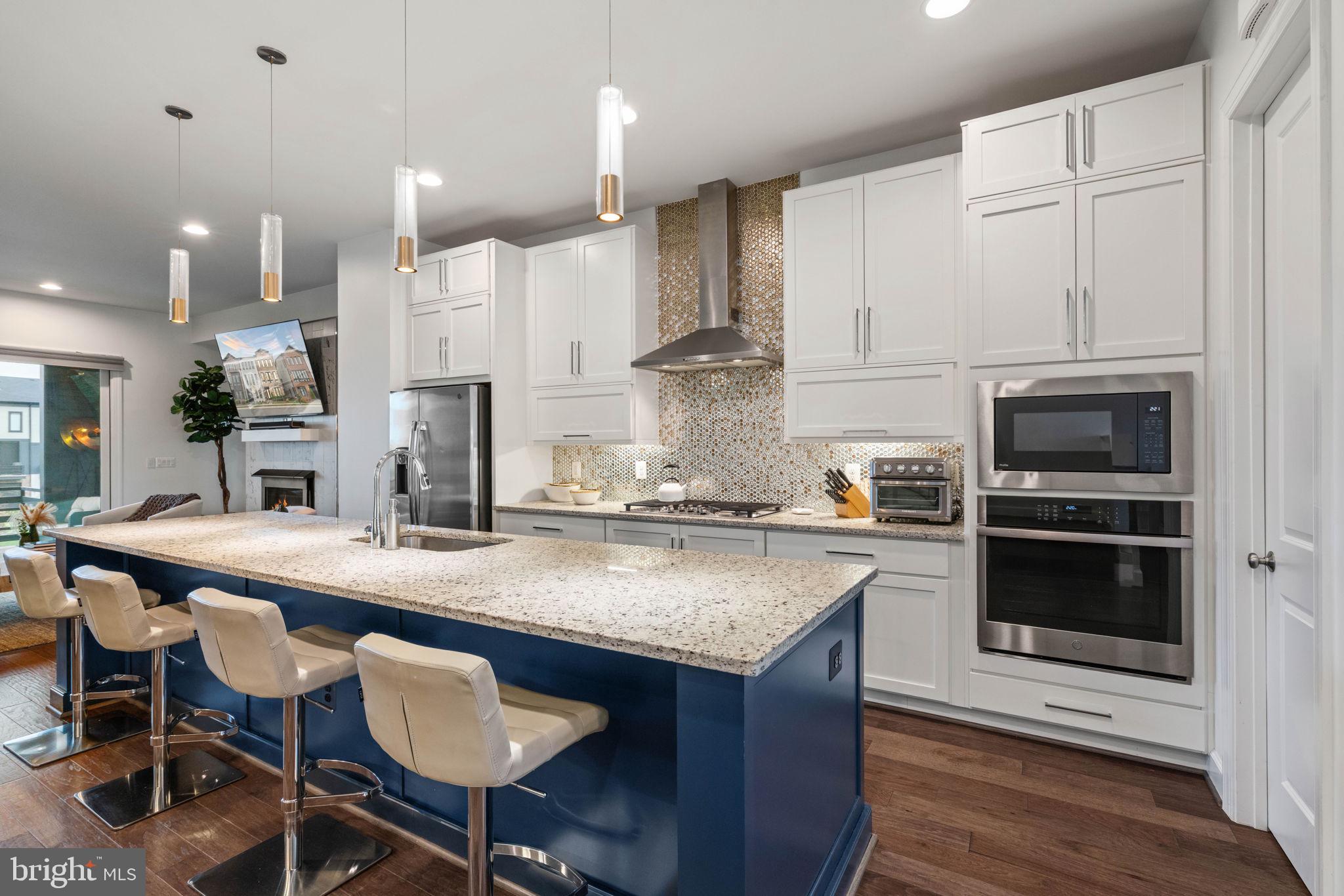 ONE LOUDOUN - Residential