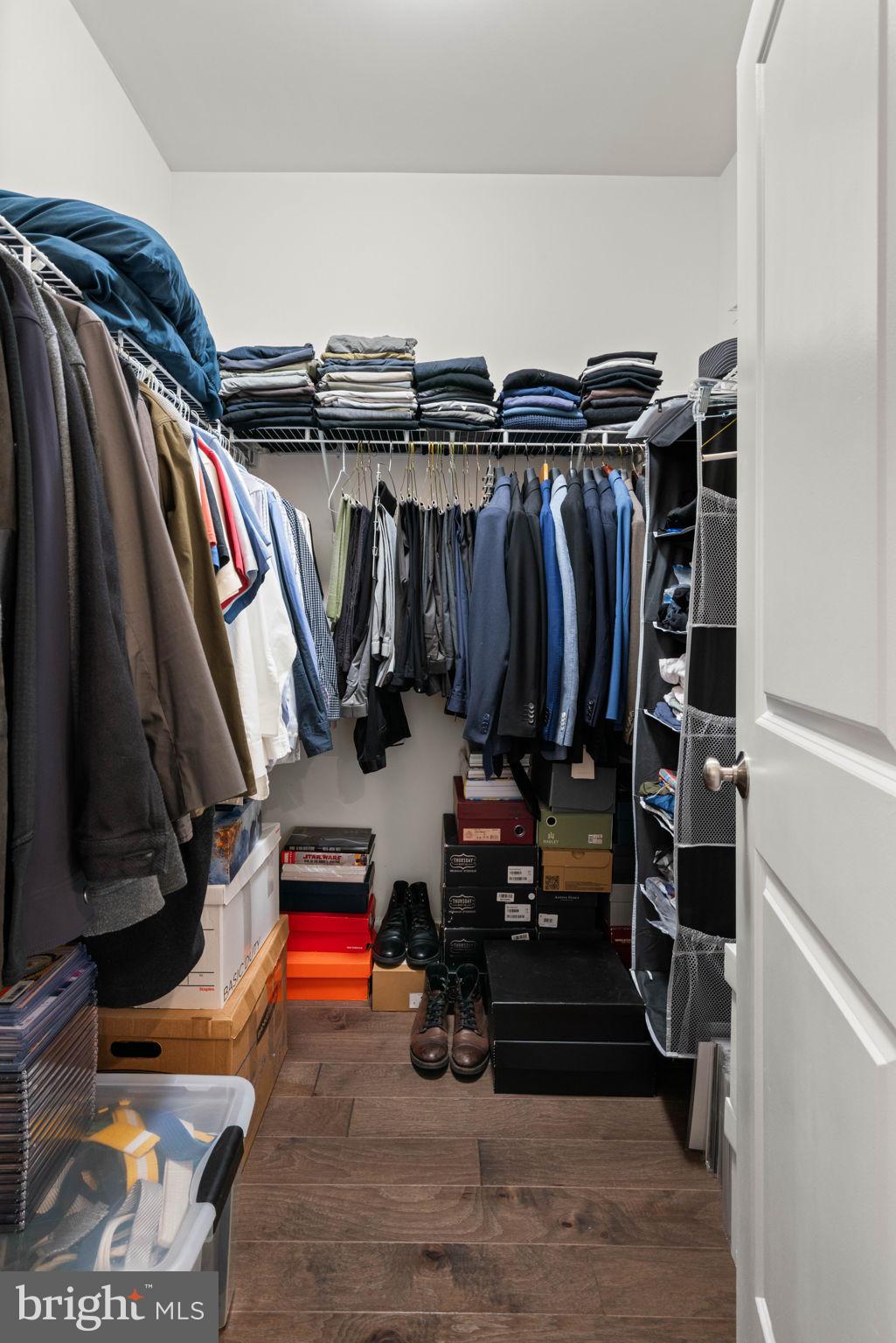 ONE LOUDOUN - Residential