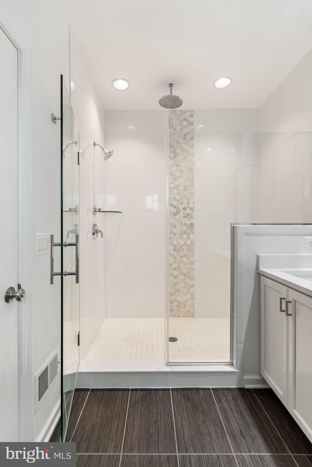 ONE LOUDOUN - Residential