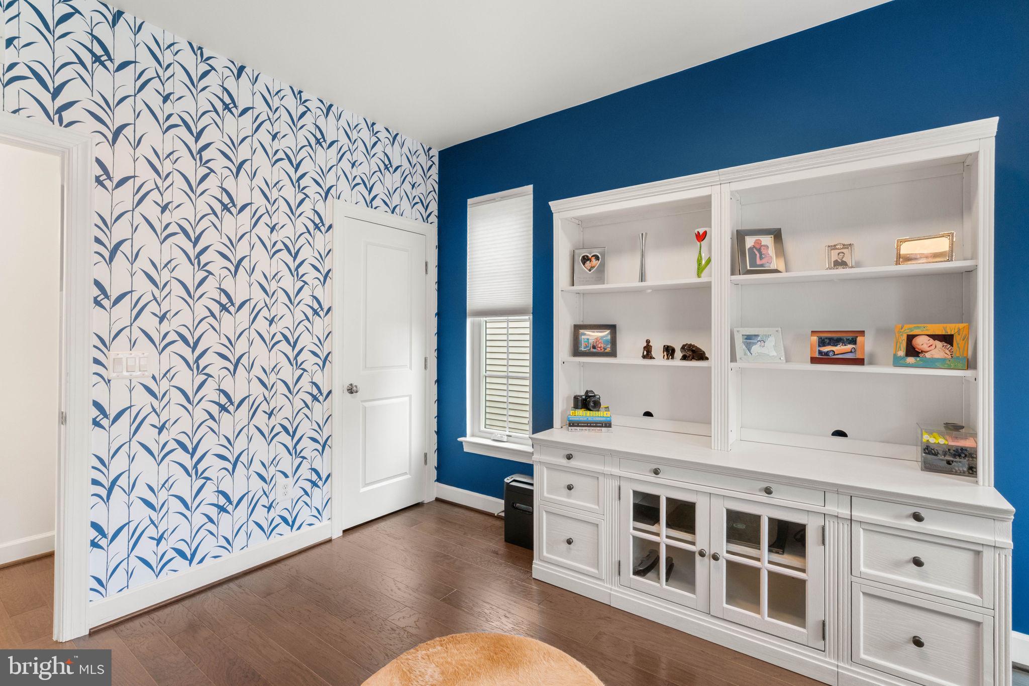 ONE LOUDOUN - Residential