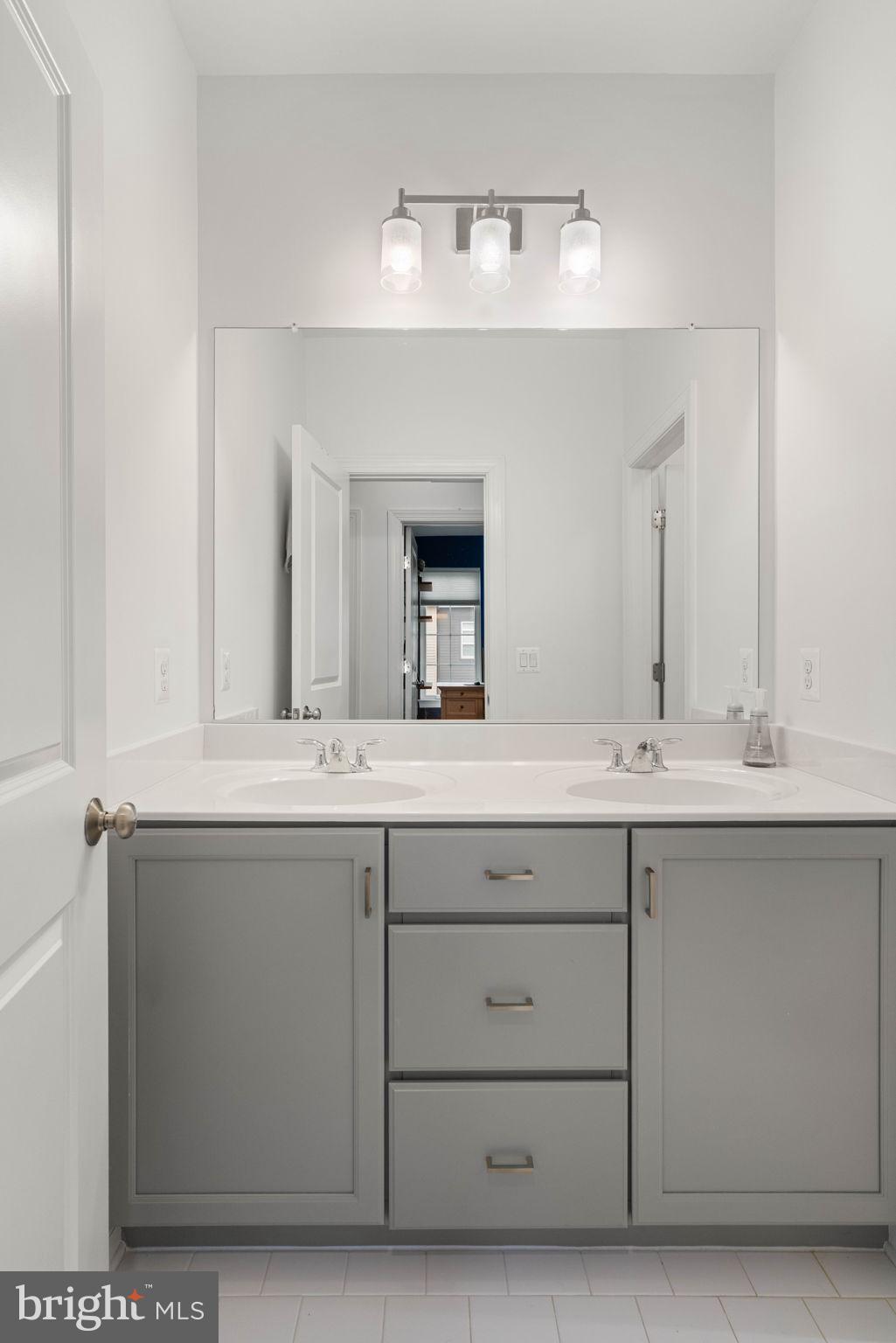 ONE LOUDOUN - Residential