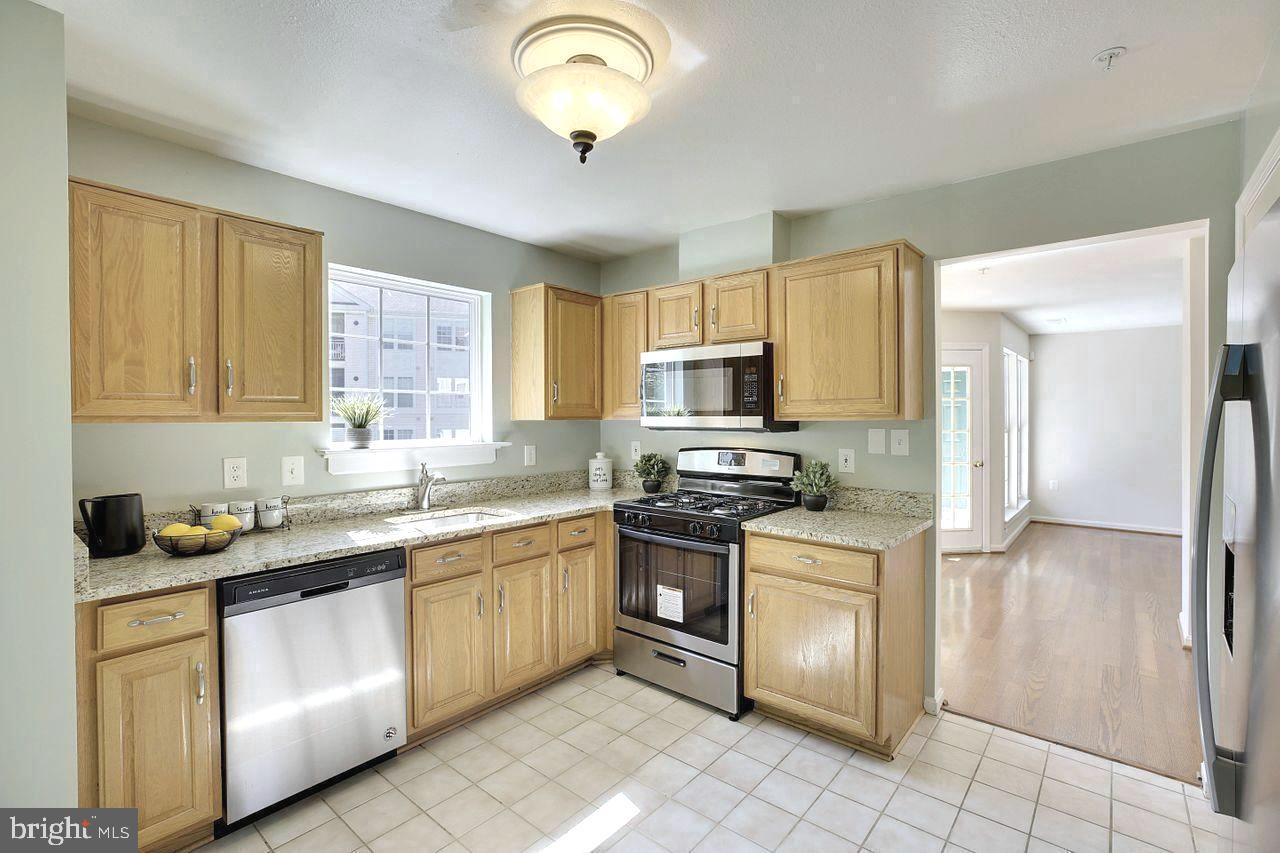 AMBER RIDGE AT MILESTONE - Residential